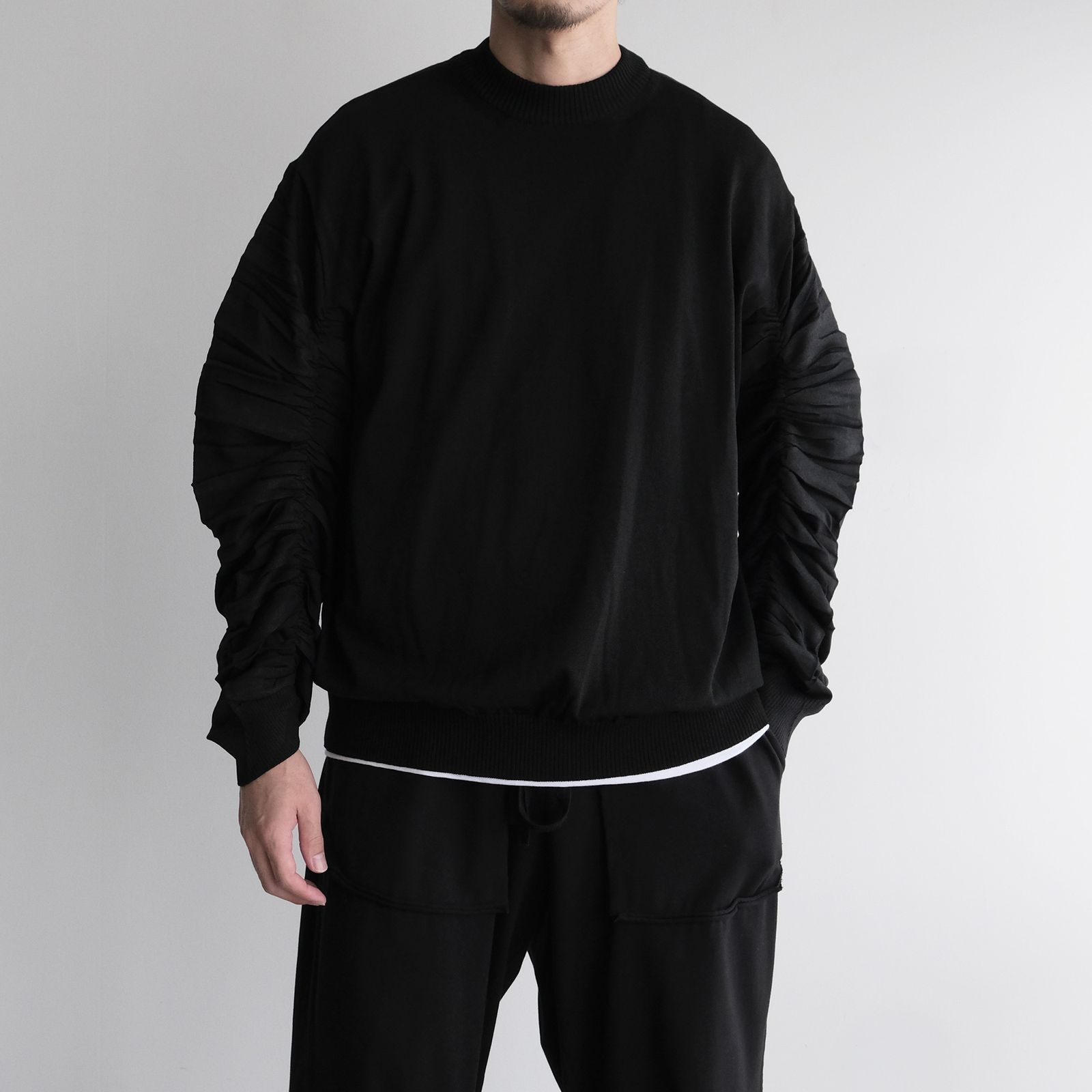 "Shirring" Sleeve Knit -ニット-（Black / ブラック）