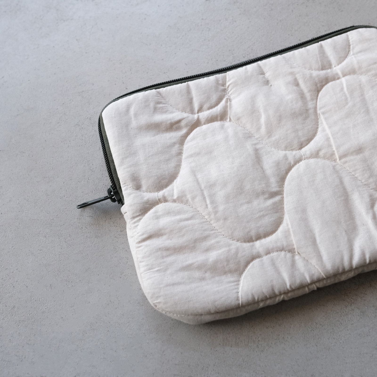 Quilted Laptop Case 13（Ivory / アイボリー）