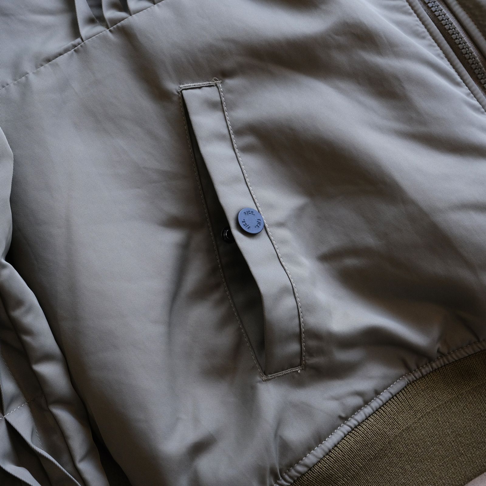 Folding Pleats Flight JK -ジャケット-（Olive / オリーブ）