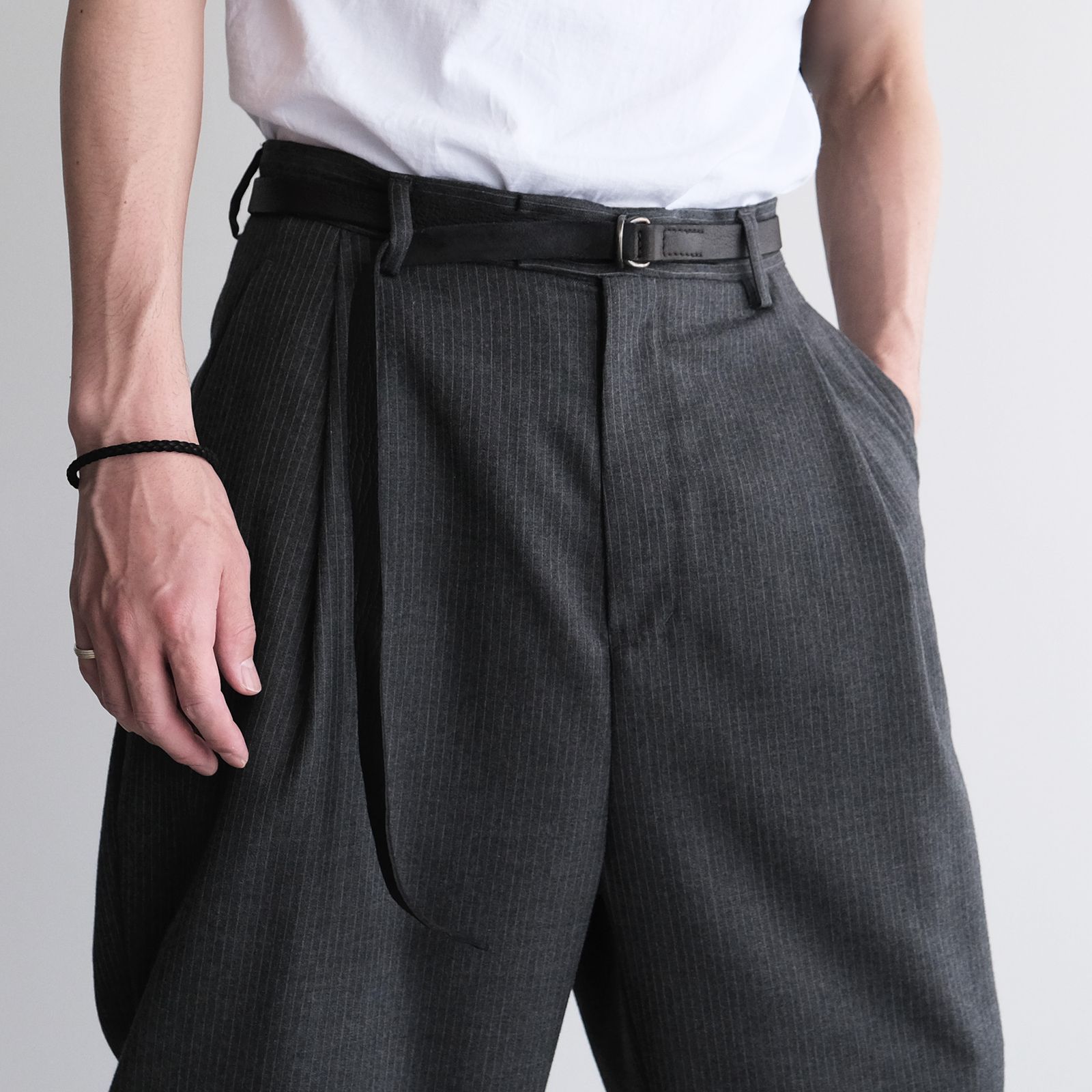 Bison Full Grain Unisex Leather Belt -ベルト-（Black / ブラック）