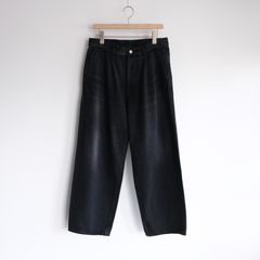 Selvage Denim Two Tuck Pants -デニムパンツ-（Black Dark Fade / ブラックダークフェード）GU261-40061DB