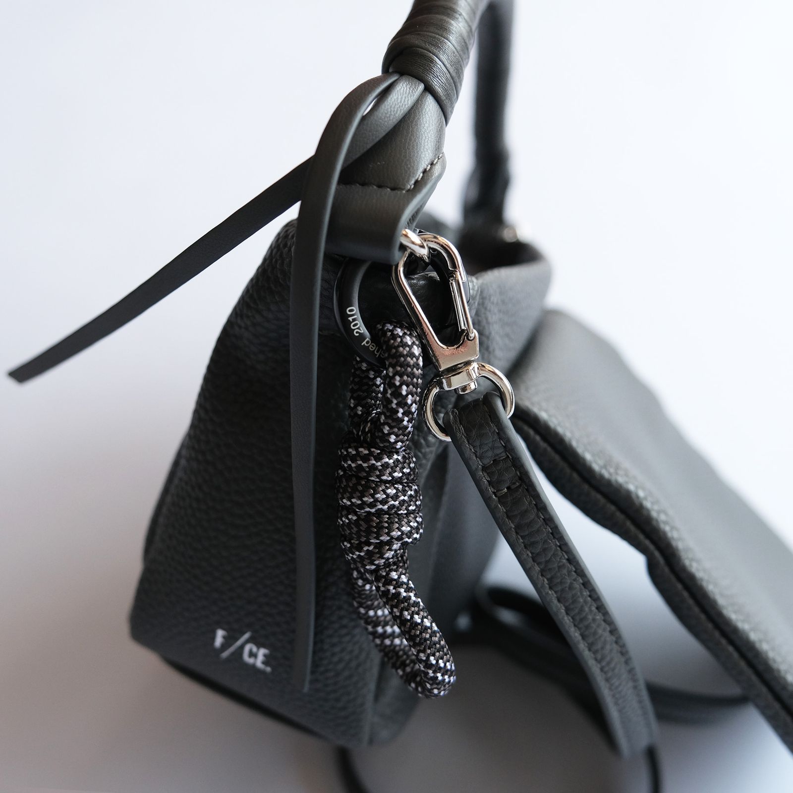 Tech Leather Mini Pouch -バッグ-（Charcoal / チャコール）