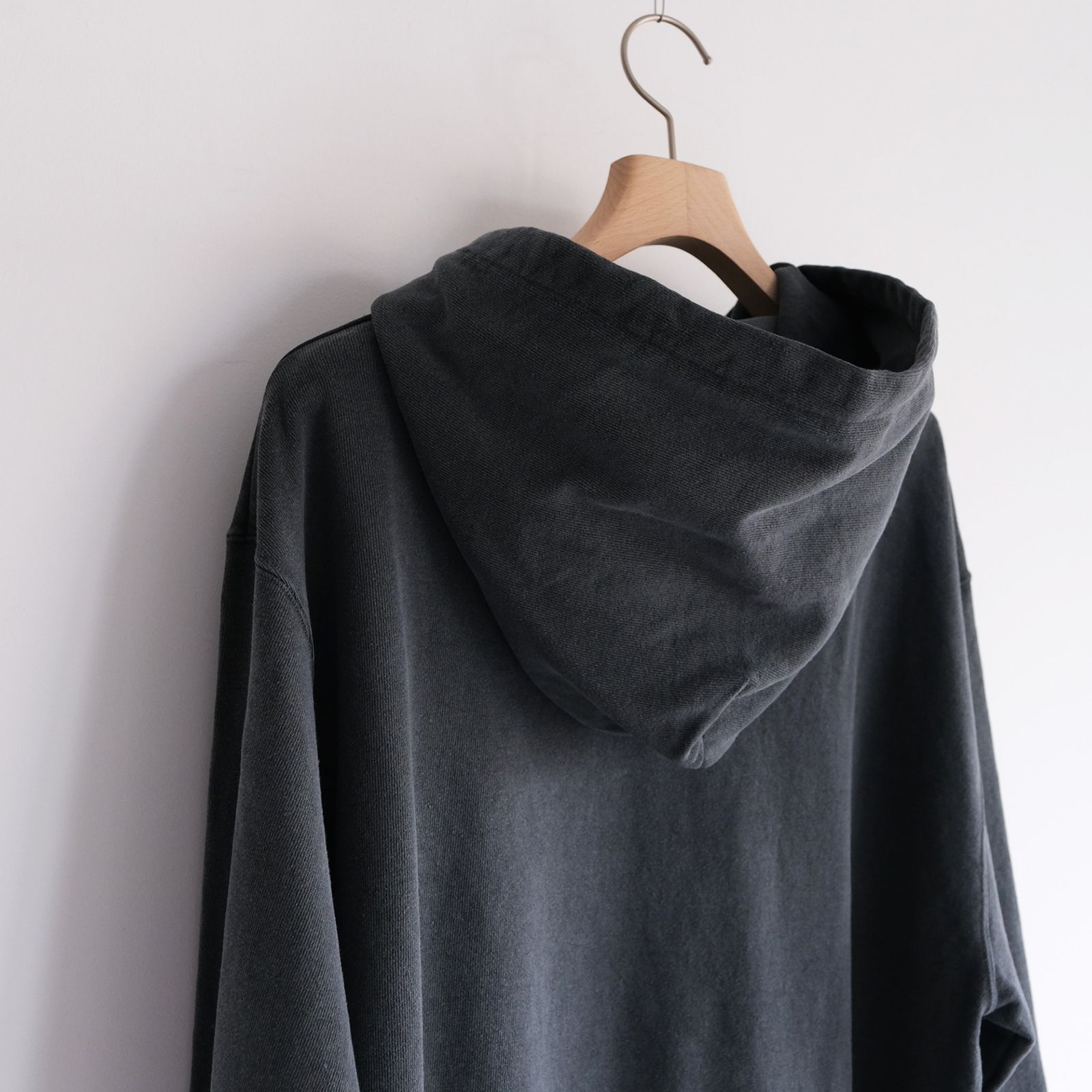 Pigment Dyed Pullover Hoody -パーカー-（Gray / グレー）