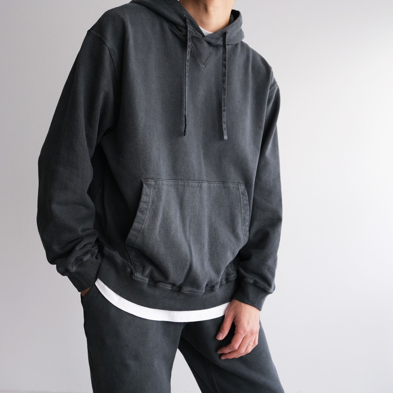 Pigment Dyed Pullover Hoody -パーカー-（Gray / グレー）