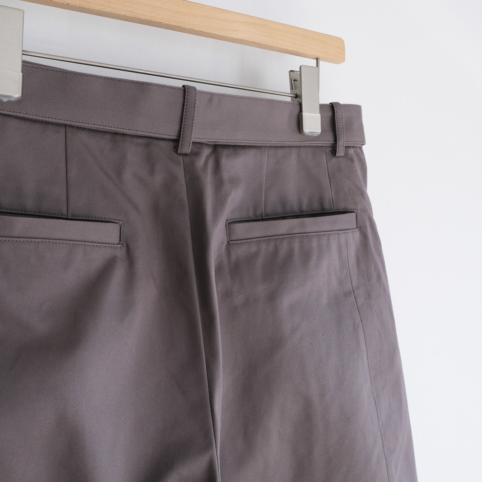 Dry Westpoint Barrel-Fit Belted Pants -パンツ-（Stone Gray / ストーングレー）GM263-40381