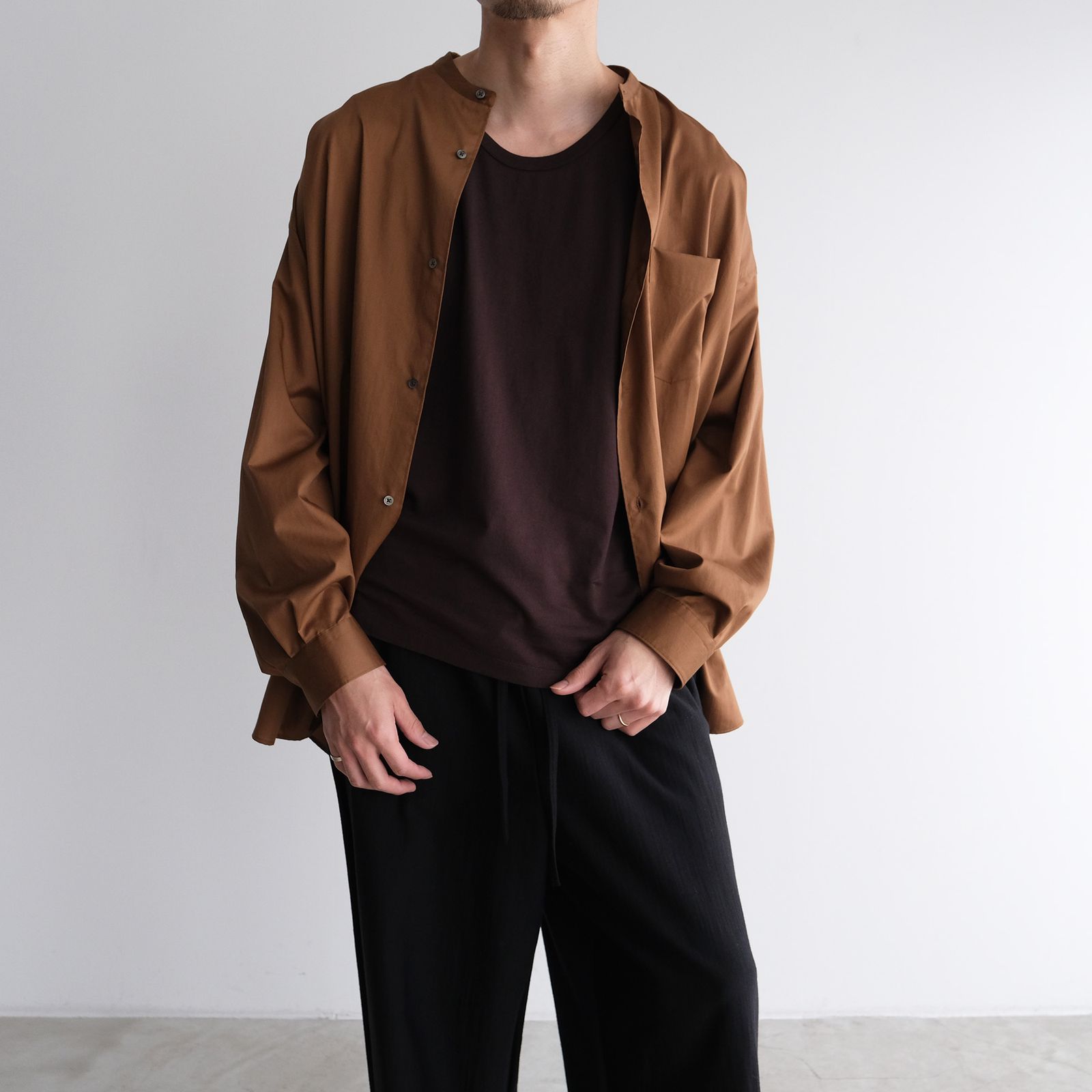 グラフペーパー　Graphpaper ブラウン 長袖シャツ Graphpaper - Silocon Poplin Oversized Band Collar Shirt