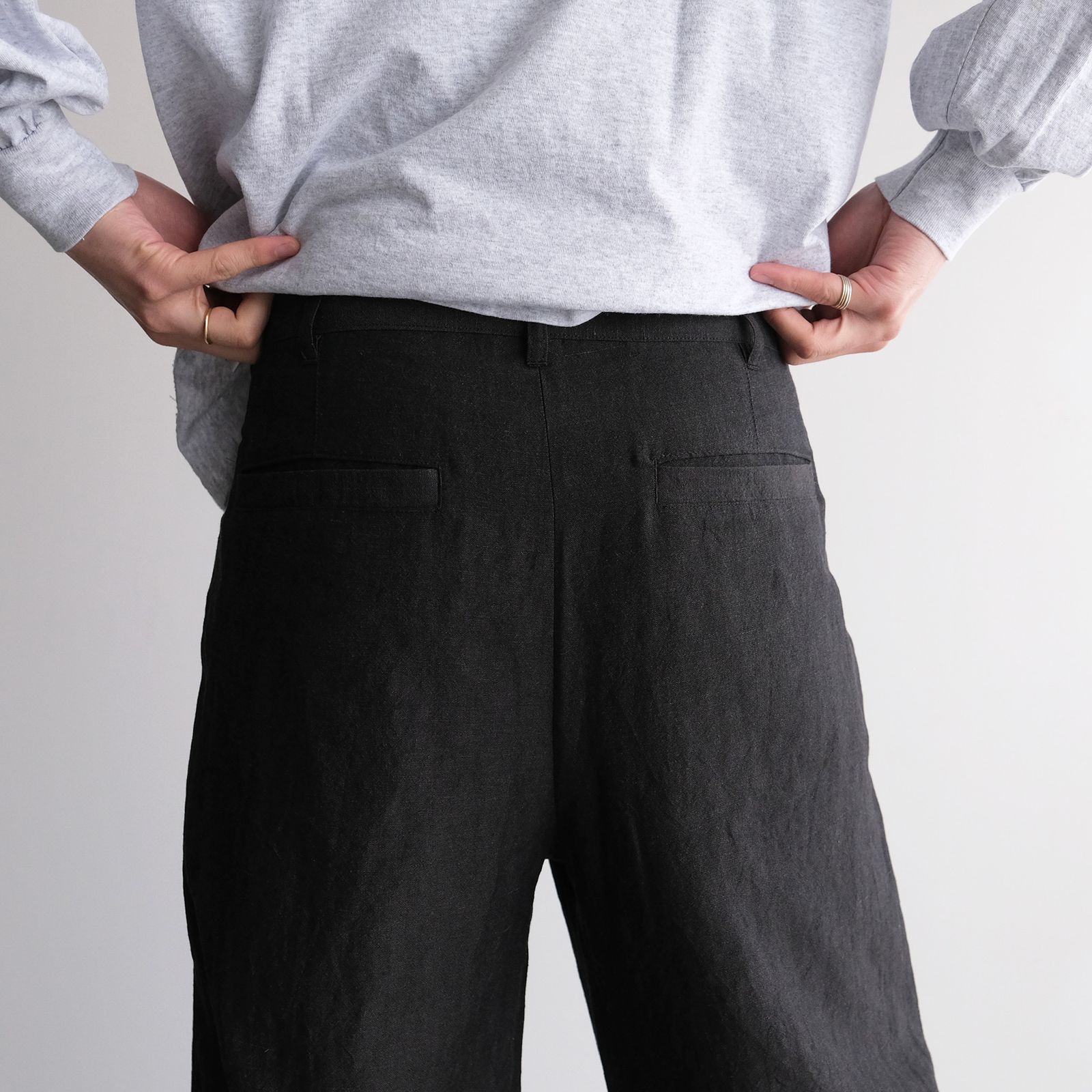 Wool Linen 2Tuck Trousers -パンツ-（Charcoal / チャコール）
