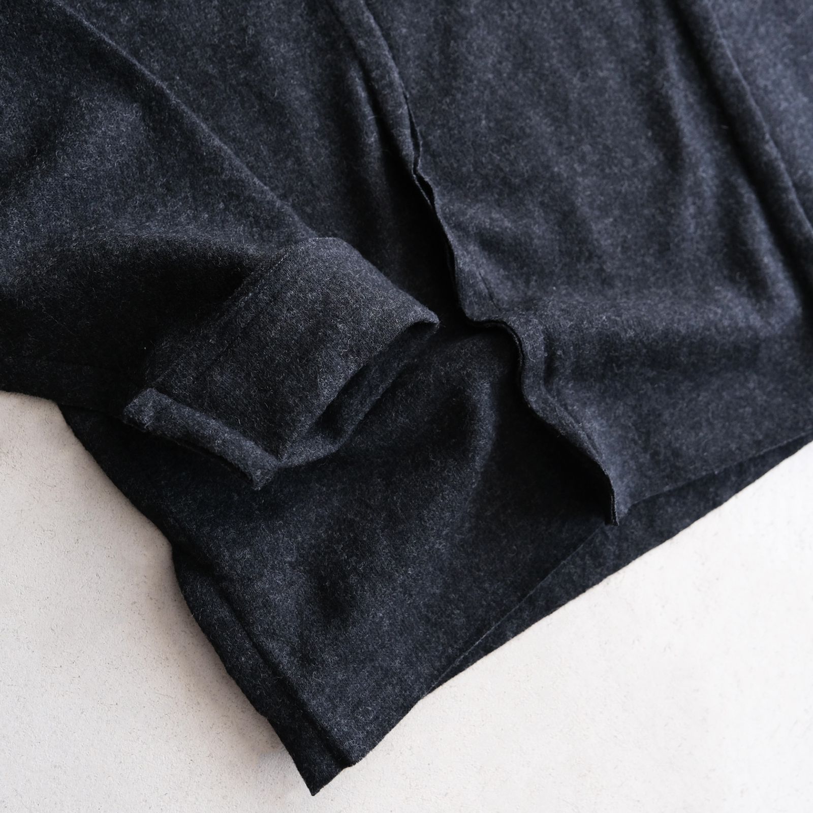 Assemblage Wool Tee -ニット-（Dark Gray / ダークグレー）