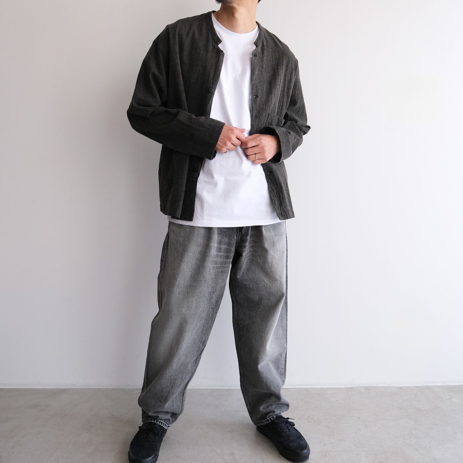 Selvage Denim Two Tuck Tapered Pants -パンツ-（Black Light Fade / ブラックライトフェード）