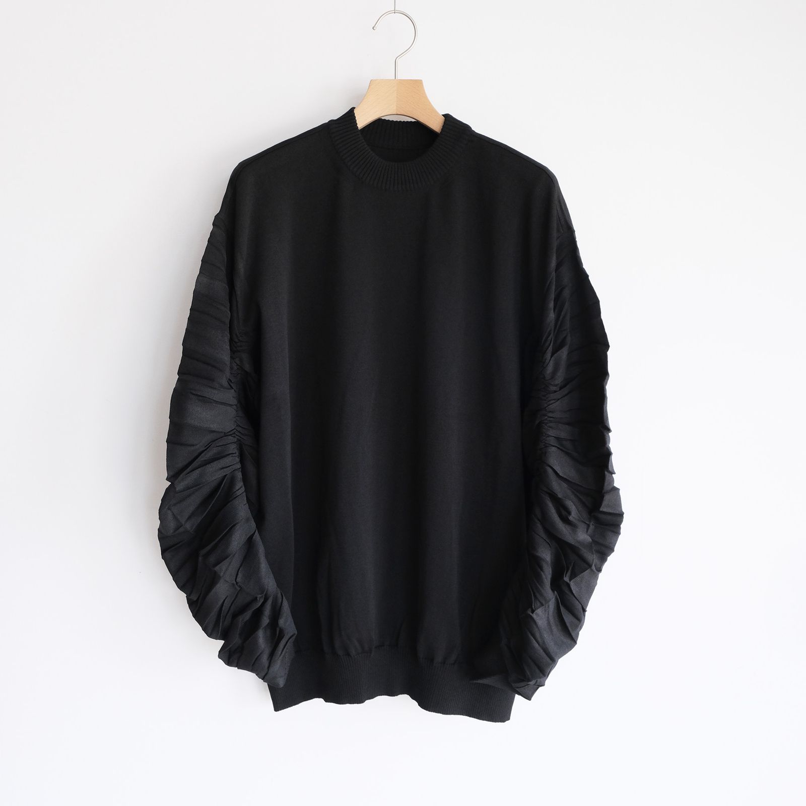 "Shirring" Sleeve Knit -ニット-（Black / ブラック）