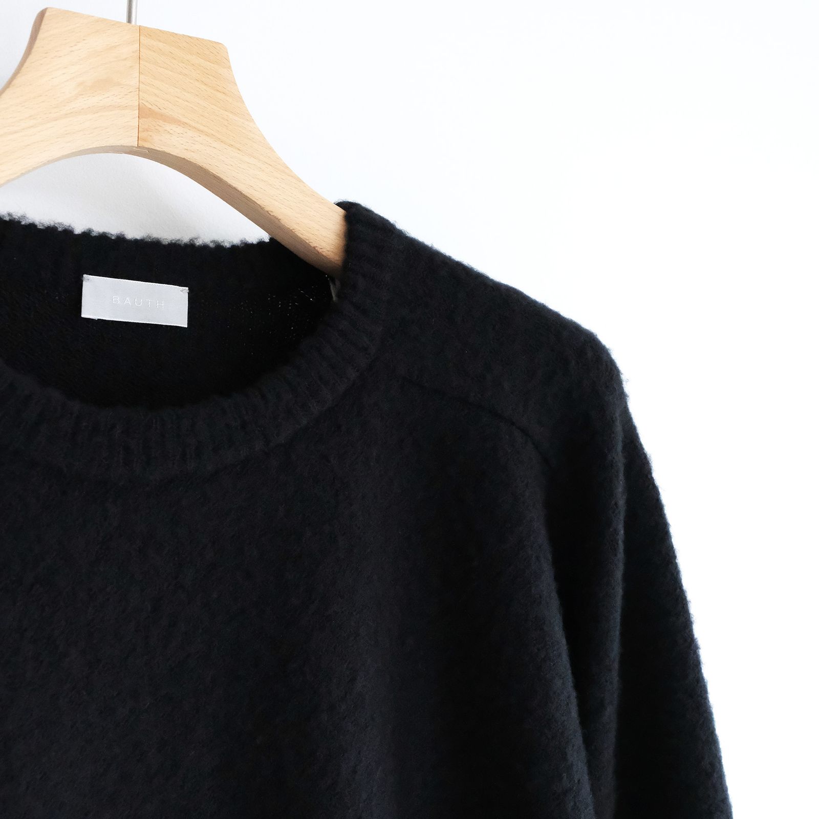 Wool Saddle Shoulder Crew Neck  -ニット-（Black / ブラック）