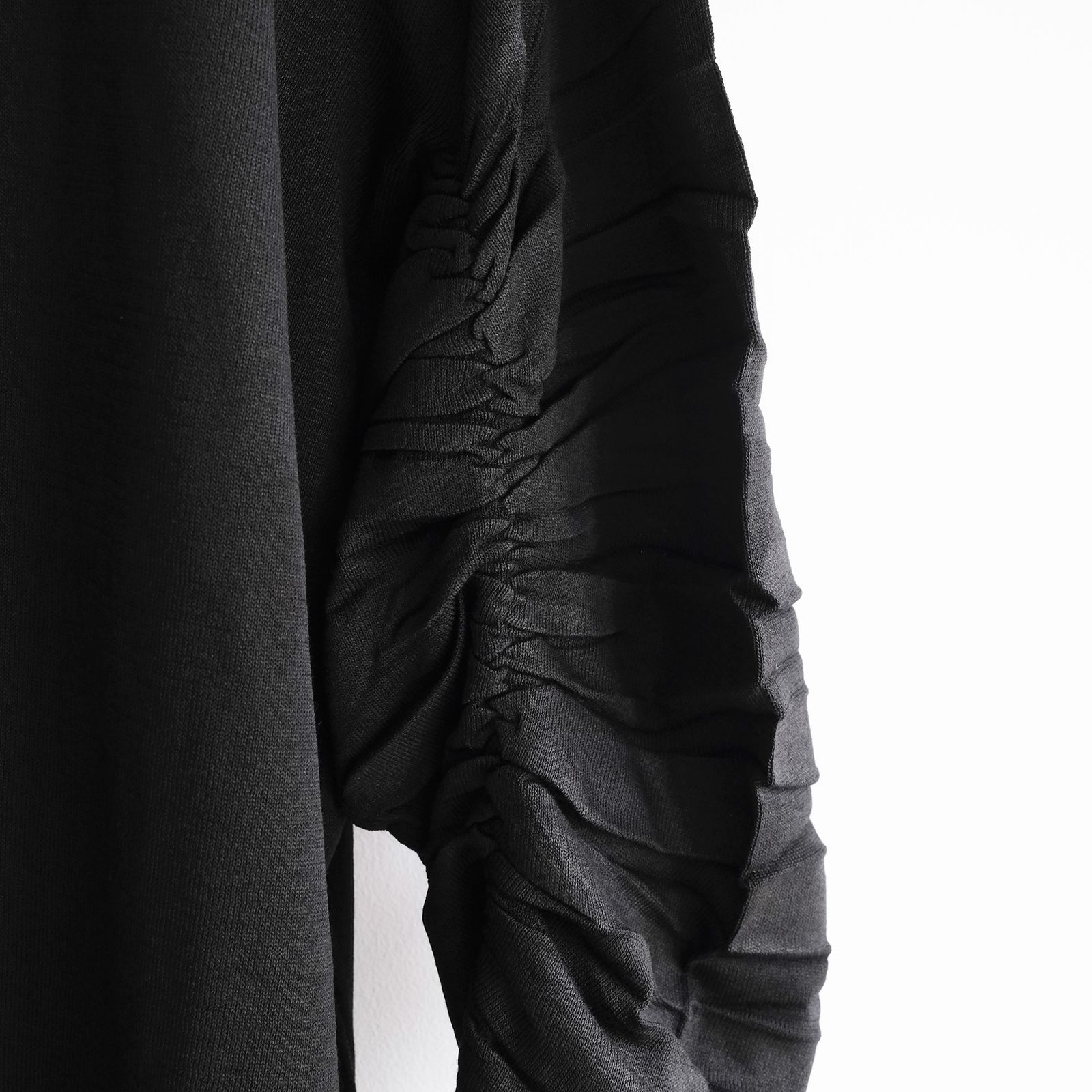 "Shirring" Sleeve Knit -ニット-（Black / ブラック）