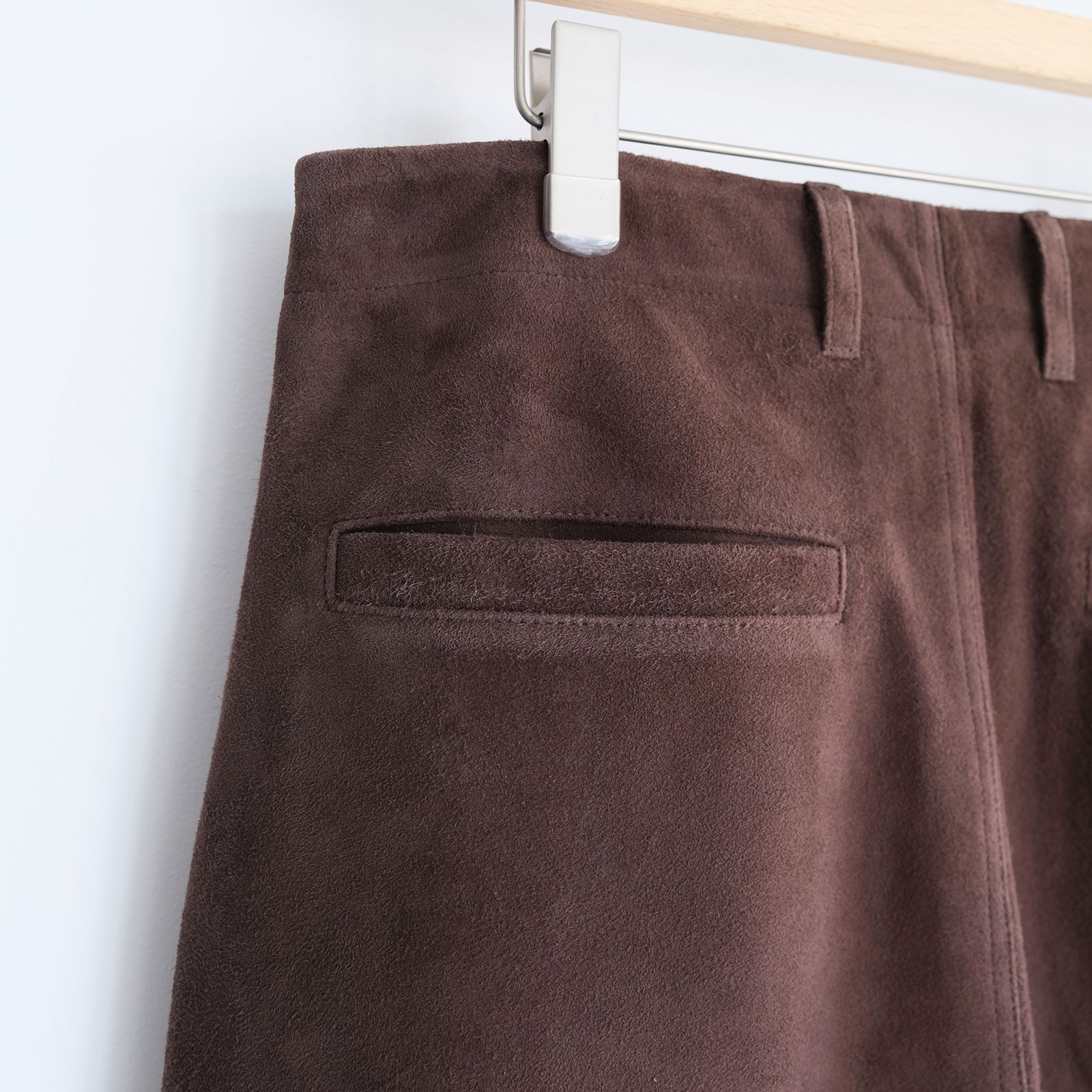 Suede Trousers -パンツ-（Brown / ブラウン）