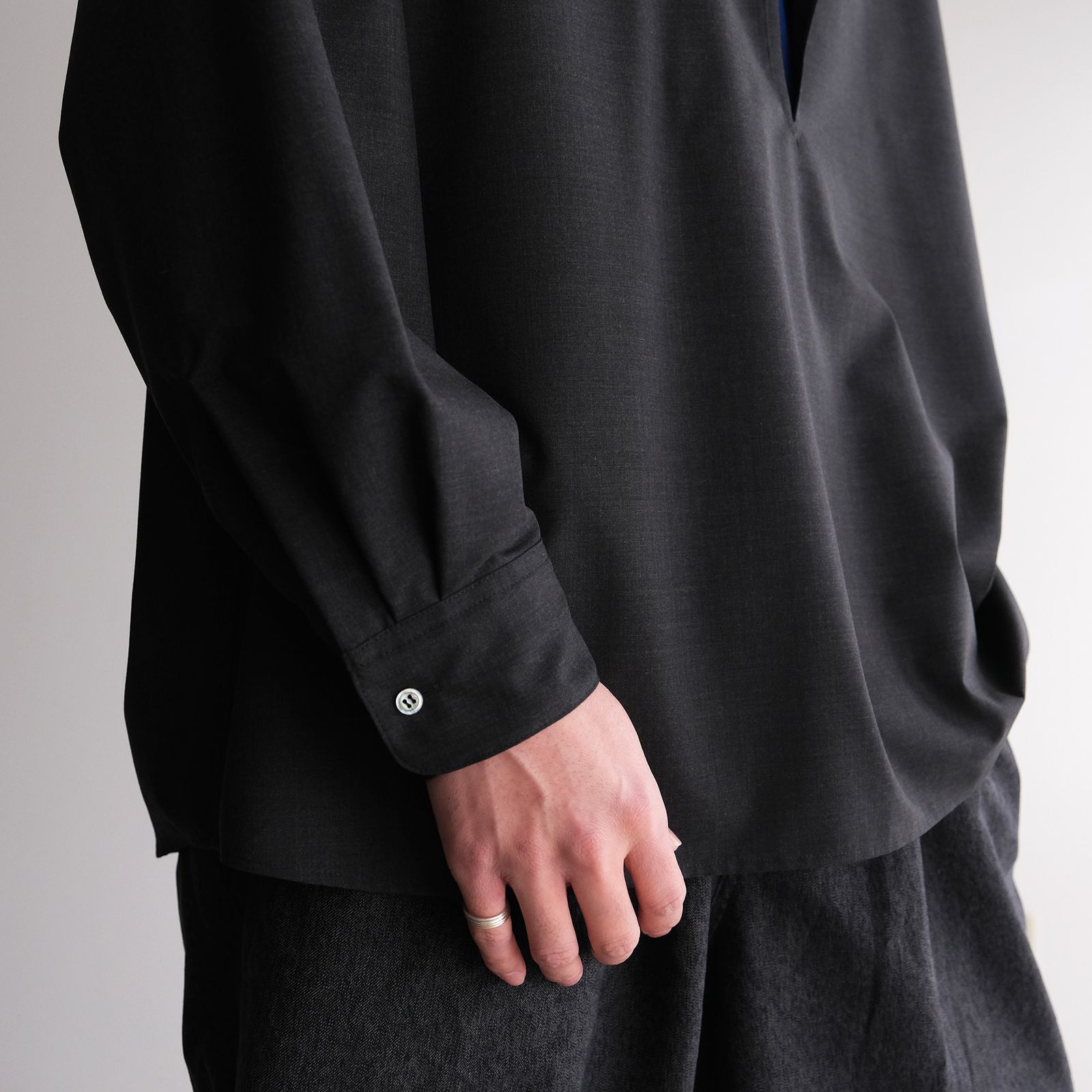 Fine Wool Heather L/S Skipper Shirt -シャツ-（Charcoal / チャコール）GU261-50320