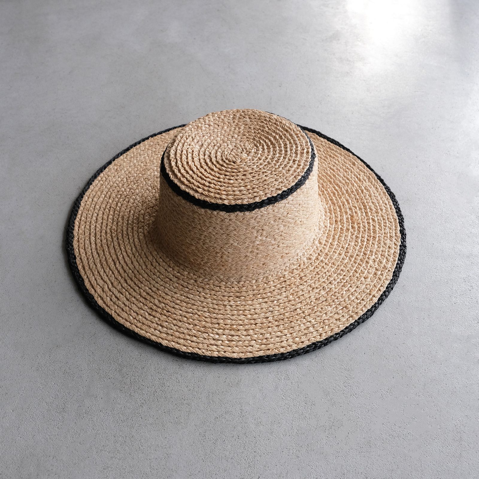 x Kijima Takayuki Raffia Trim Hat -ハット-（Natural x Black / ナチュラル×ブラック）