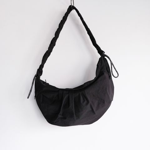 Textured Twill Body Bag -バッグ-（Black / ブラック）