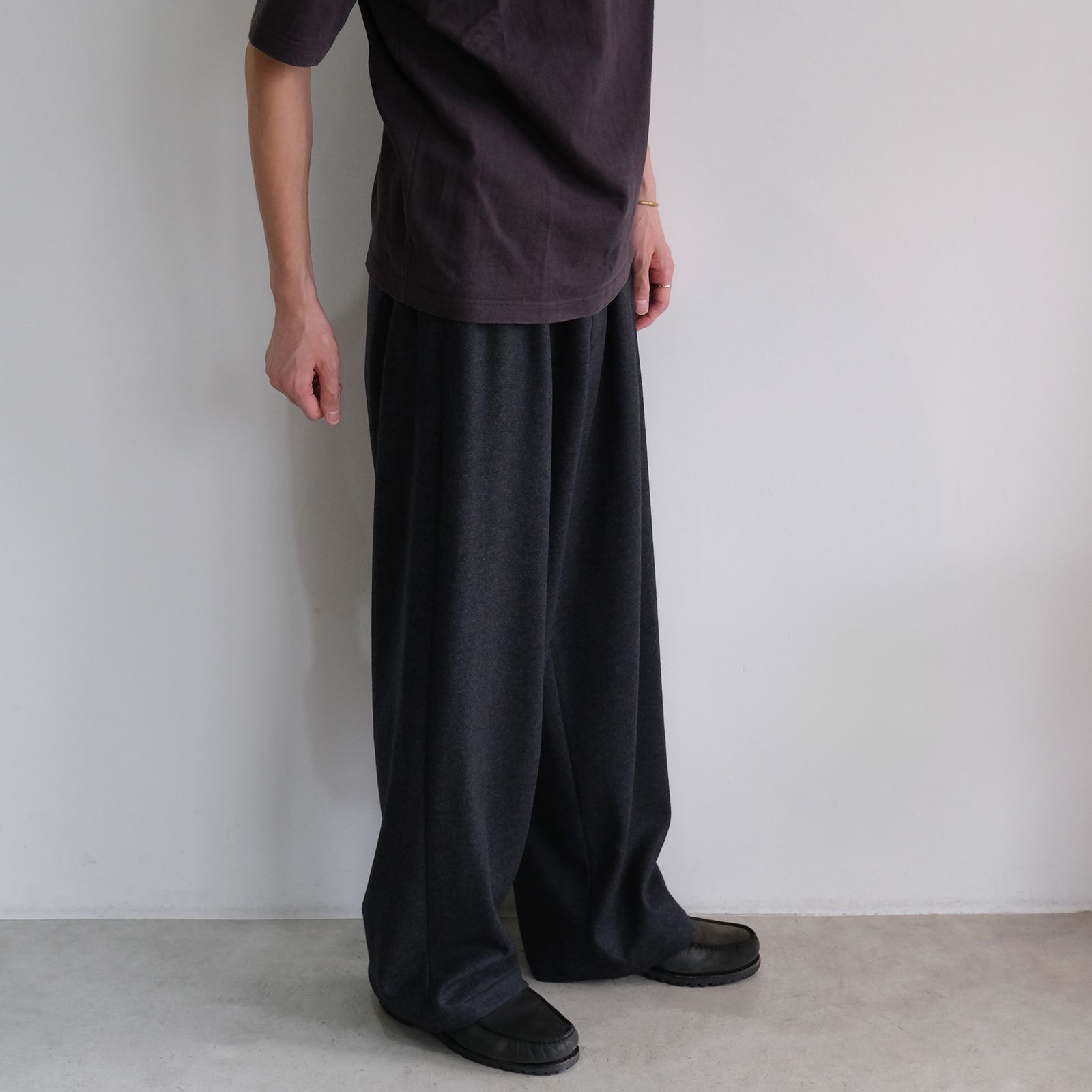 Wool Smooth Flannel Easy Wide Pants -パンツ-（Gray / グレー）