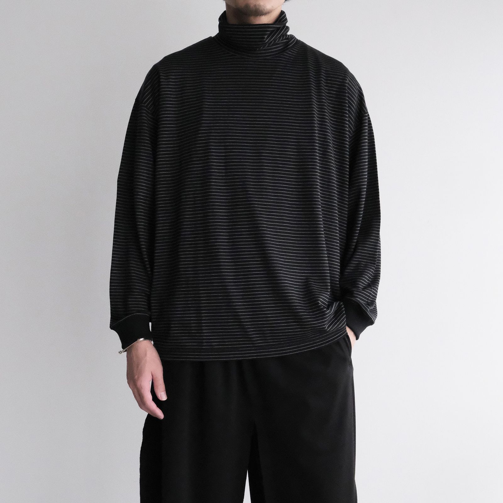Fine Wool Border L/S Turtle Neck Tee -Tシャツ-（Black×Gray / ブラック×グレー）GU263-70159B