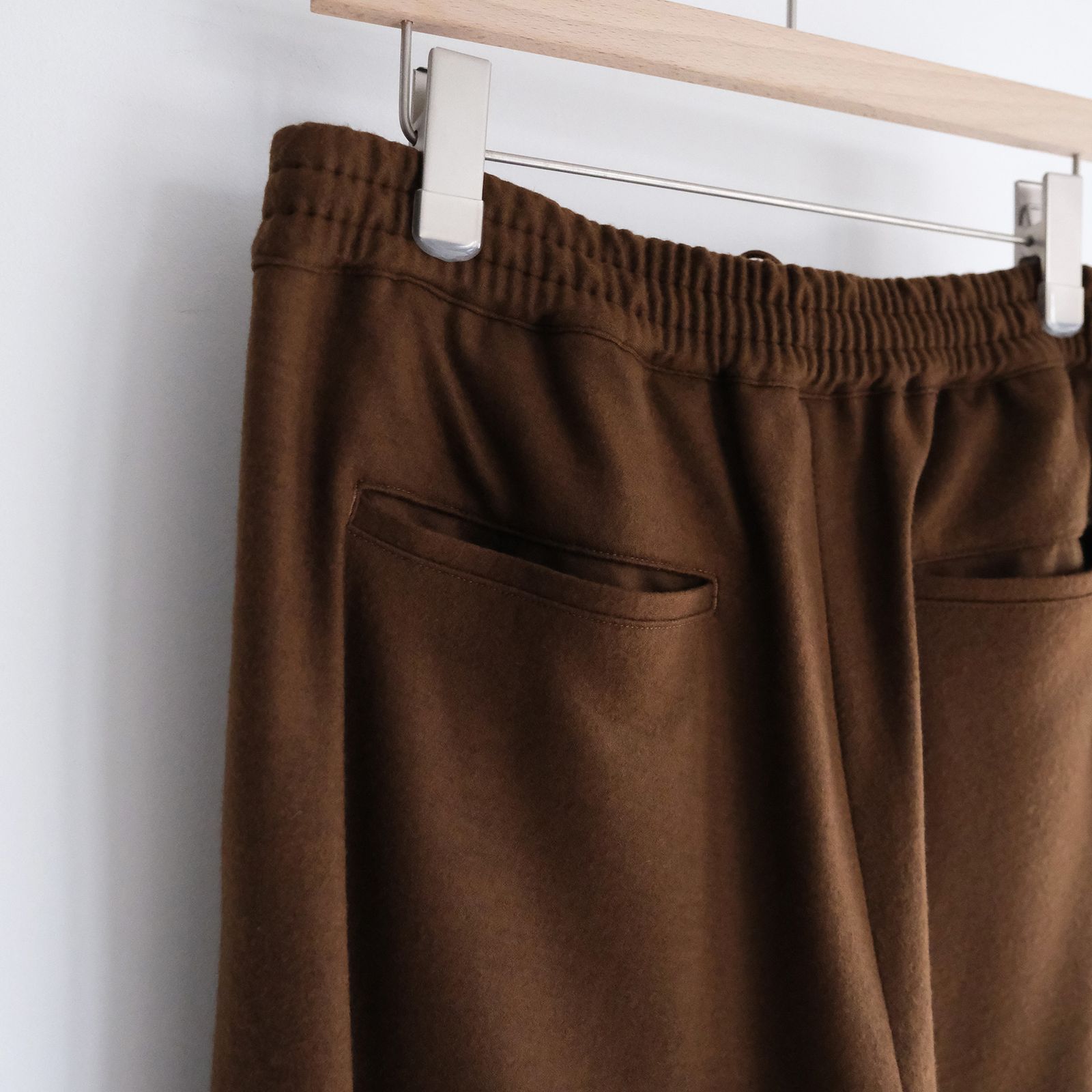 Wool Smooth Flannel Easy Wide Pants -パンツ-（Brown / ブラウン）