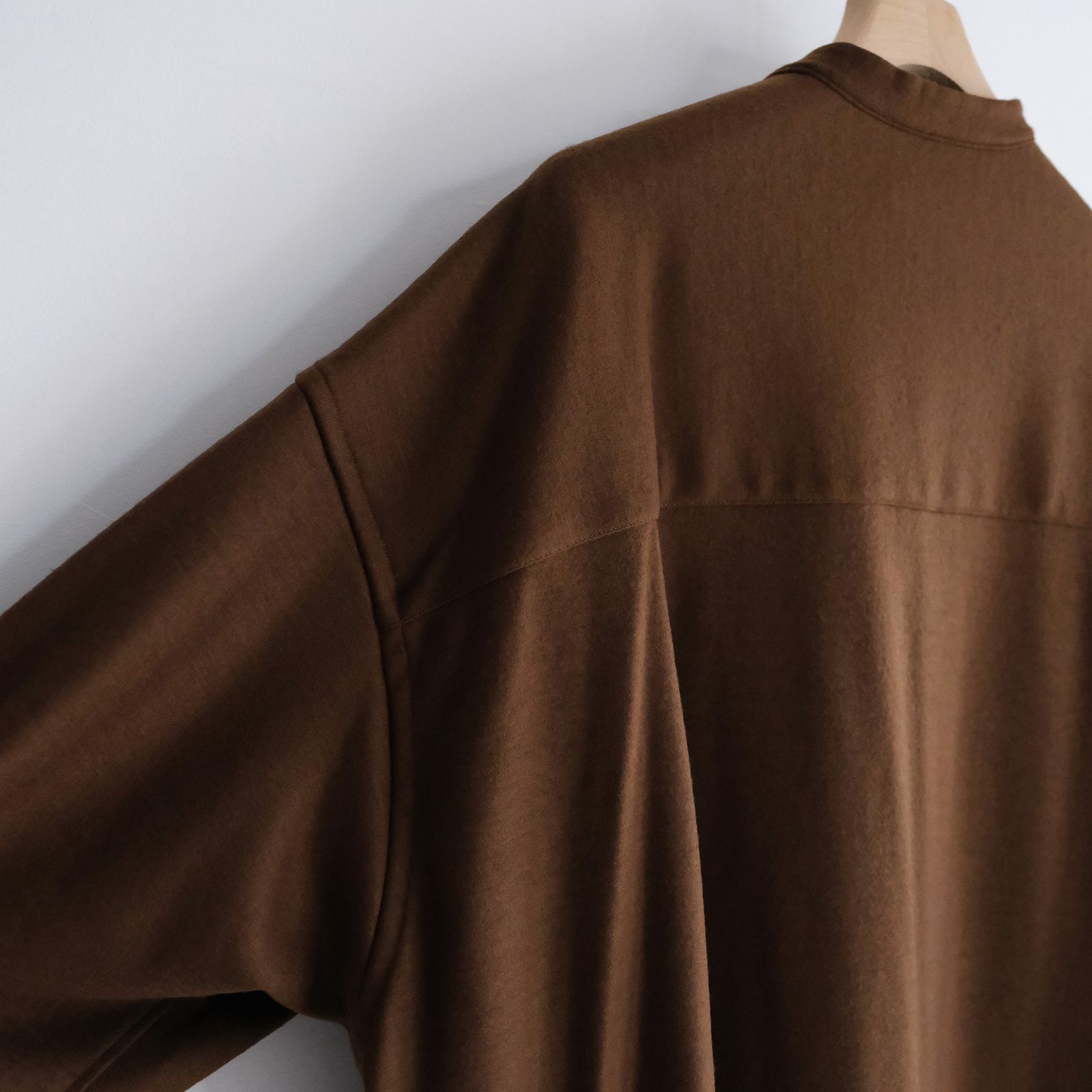 Wool Smooth Flannel Oversized Band Collar Shirt -シャツ-（Brown / ブラウン）