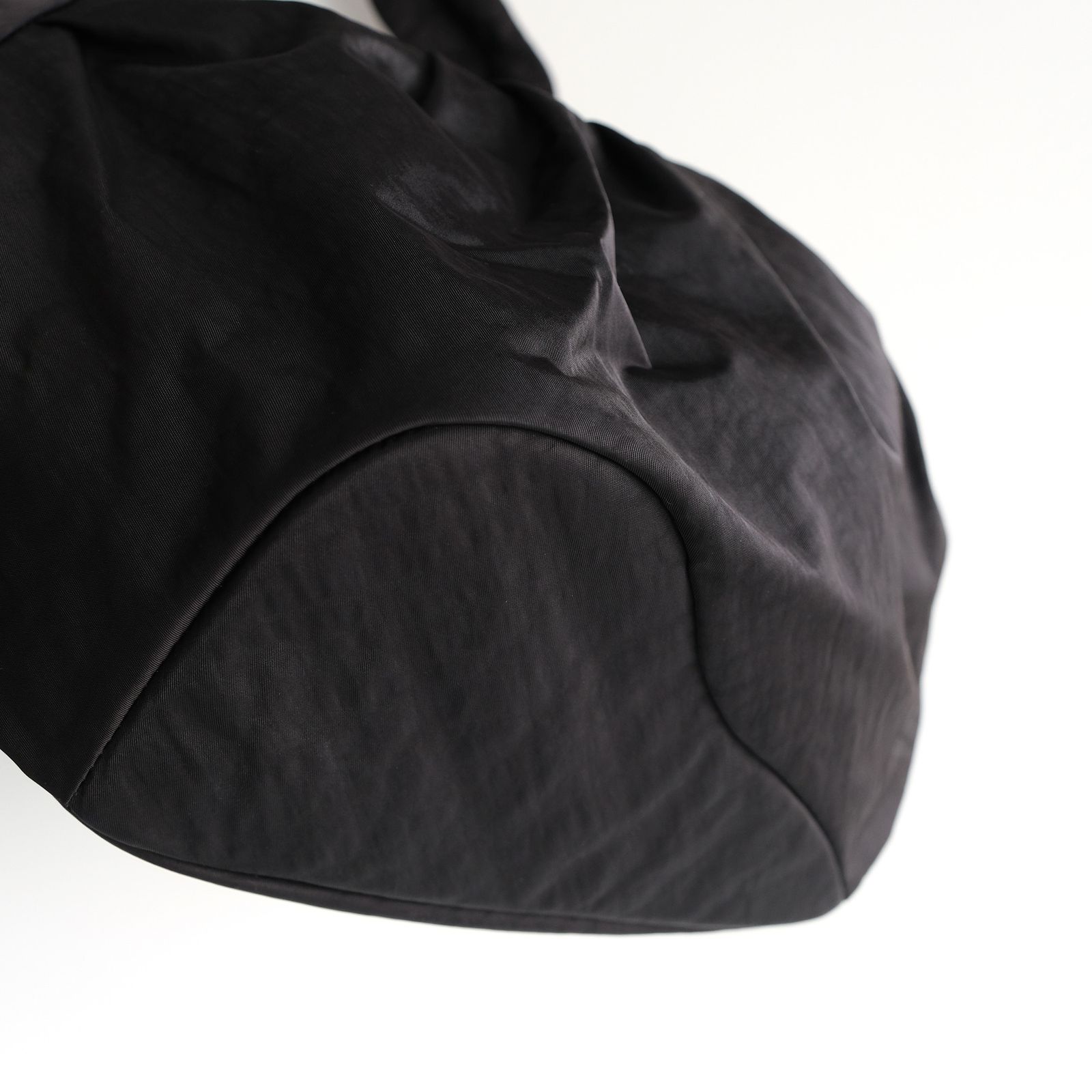 Textured Twill Body Bag -バッグ-（Black / ブラック）