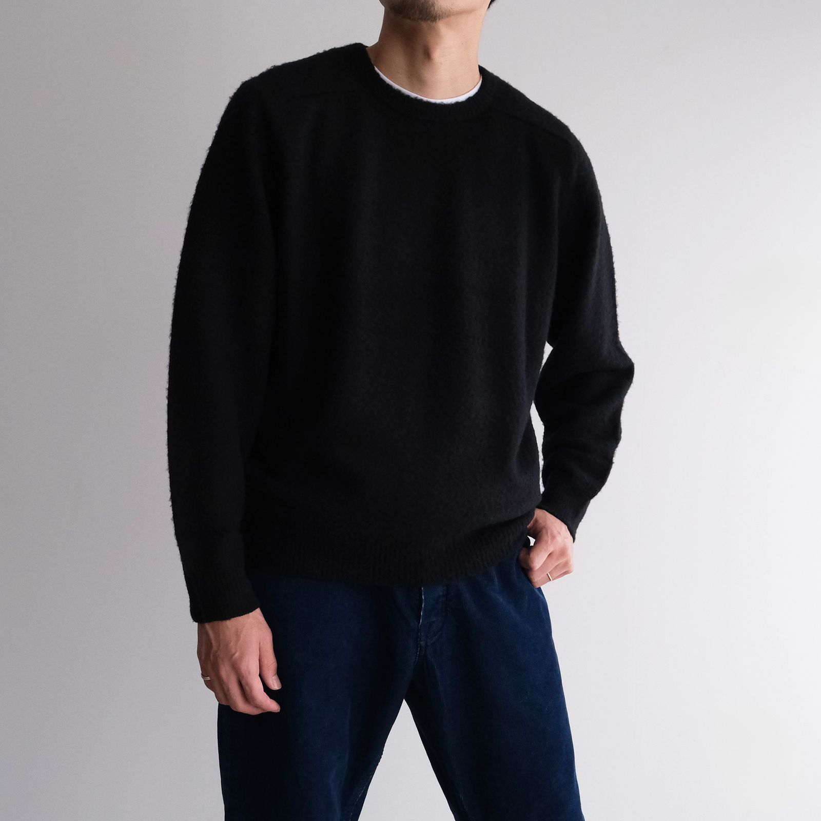 Wool Saddle Shoulder Crew Neck  -ニット-（Black / ブラック）