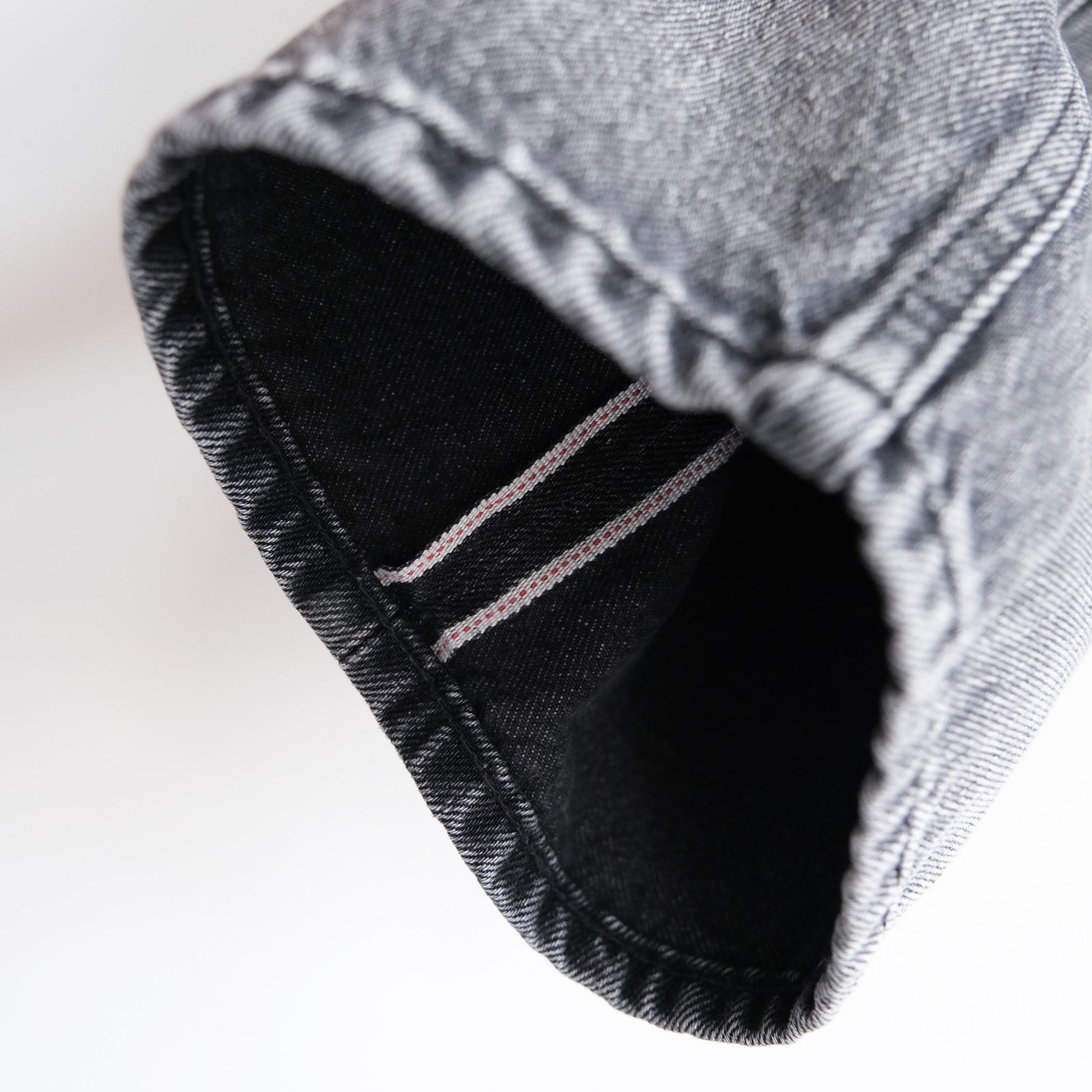 Selvage Denim Two Tuck Tapered Pants -パンツ-（Black Light Fade / ブラックライトフェード）