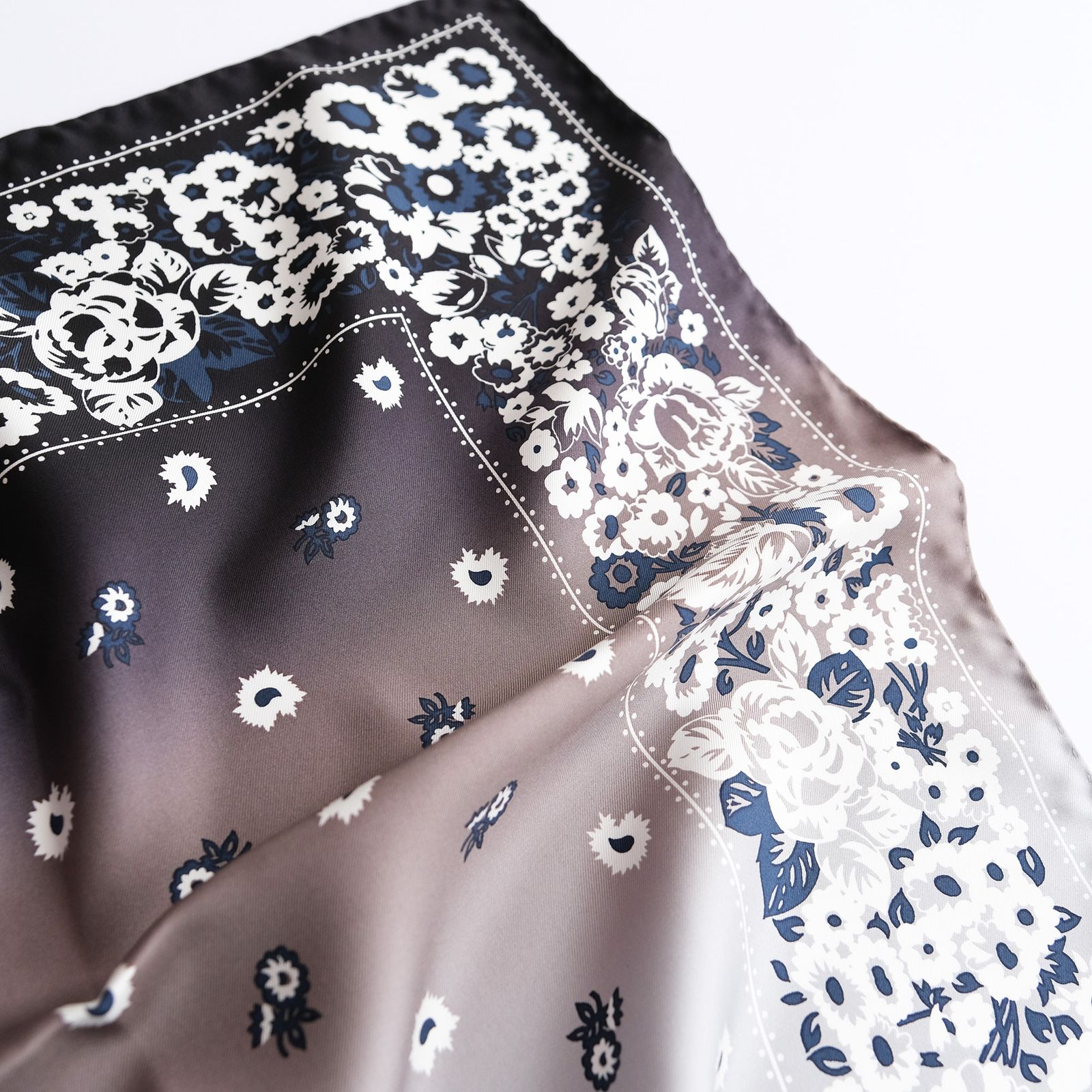 DYG Gradation Silk Bandana -バンダナ-（Black×Gray / ブラック×グレー）