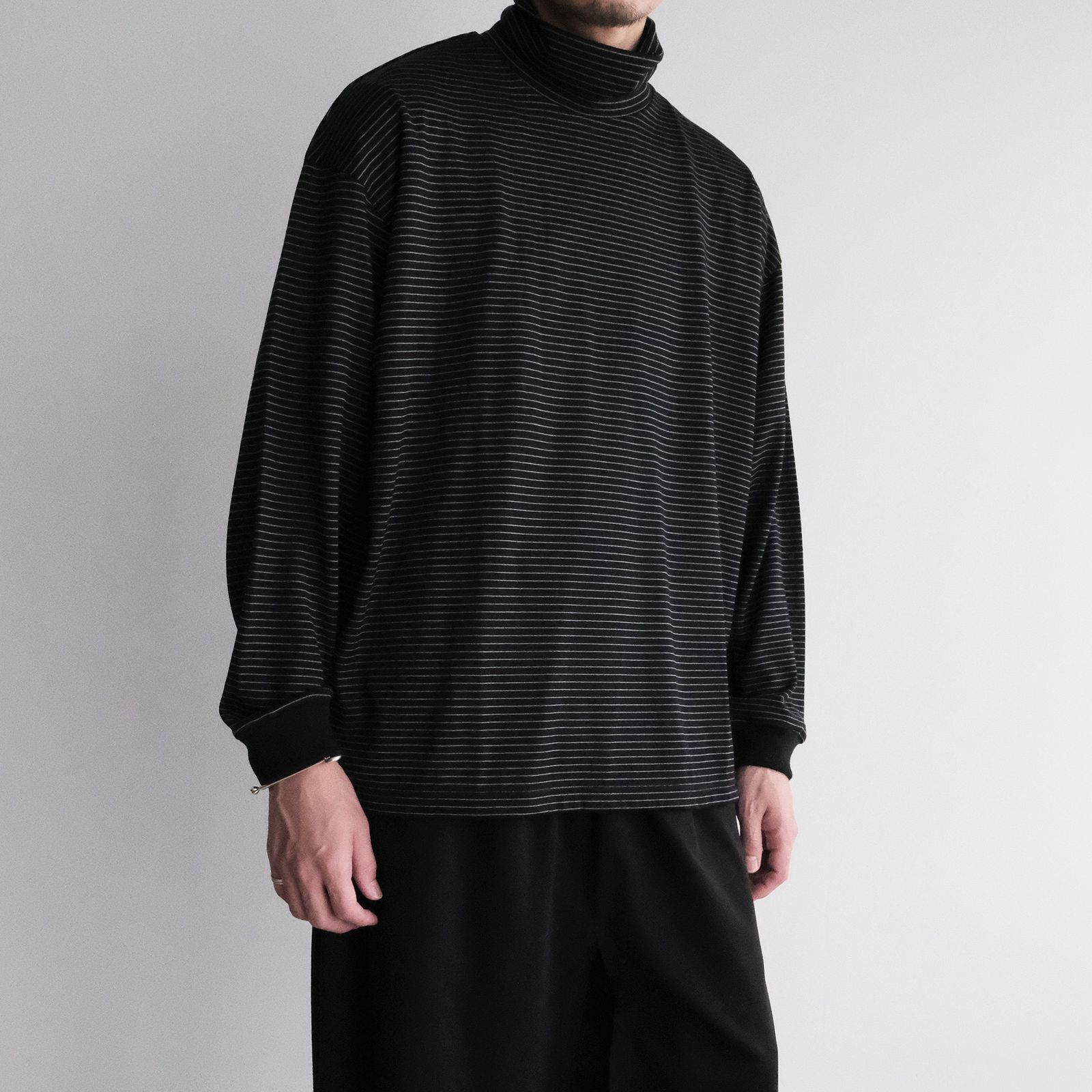 Fine Wool Border L/S Turtle Neck Tee -Tシャツ-（Black×Gray / ブラック×グレー）GU263-70159B
