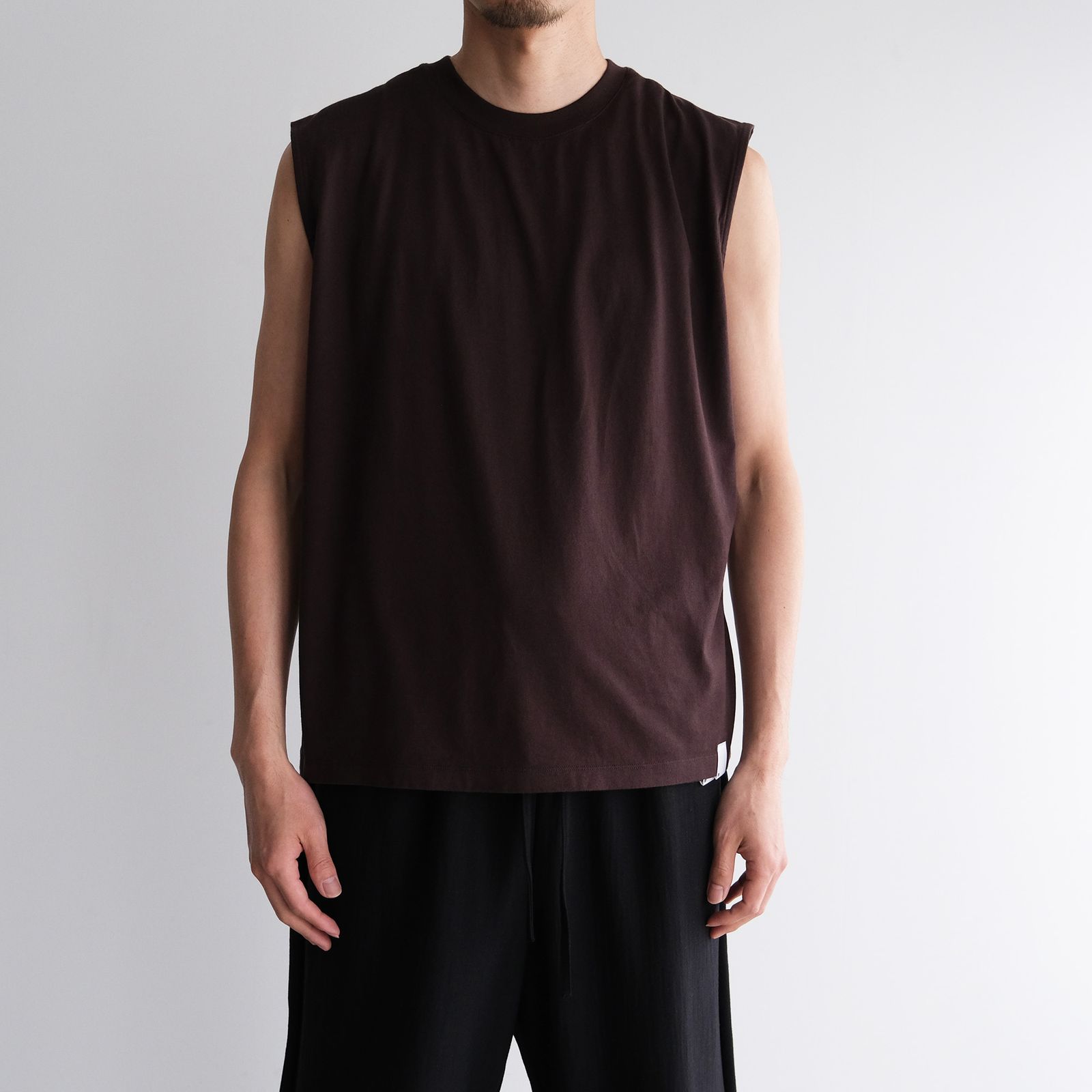 Giza Cotton No Sleeve T-Shirt -ノースリーブ-（Brown / ブラウン）