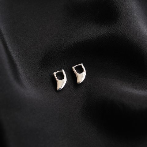 Tiny Moon Hoops -ピアス-（Silver 925 / シルバー925）