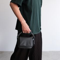Tech Leather Mini Pouch -バッグ-（Charcoal / チャコール）