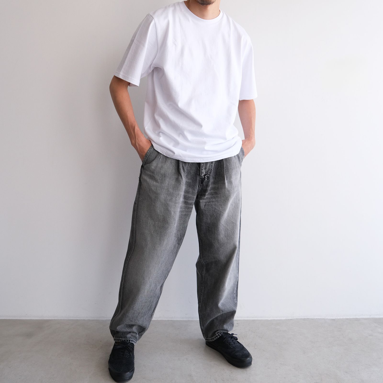 Selvage Denim Two Tuck Tapered Pants -パンツ-（Black Light Fade / ブラックライトフェード）