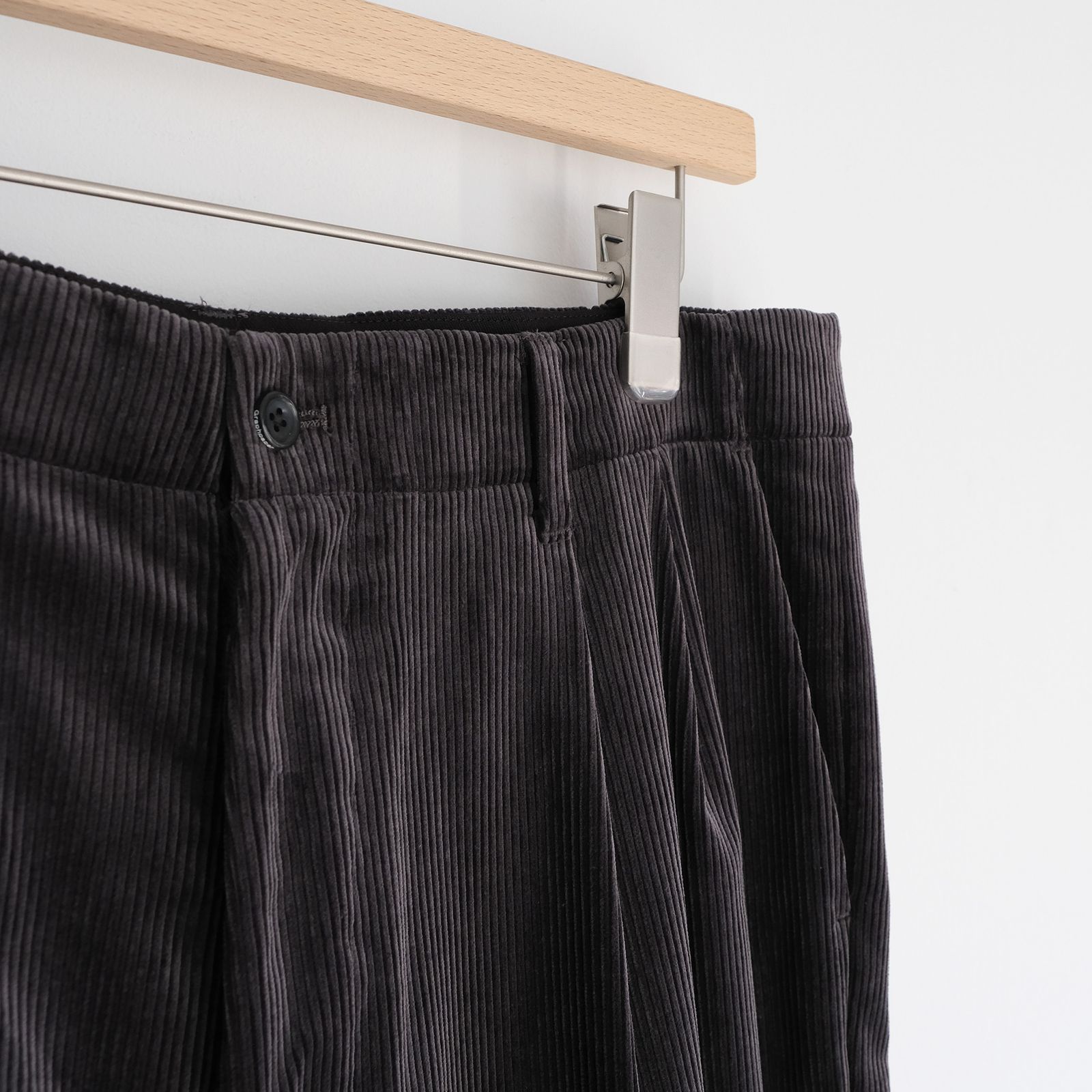 Suvin Corduroy Wide Straight Trousers -パンツ-（Gray / グレー）GU263-40213B