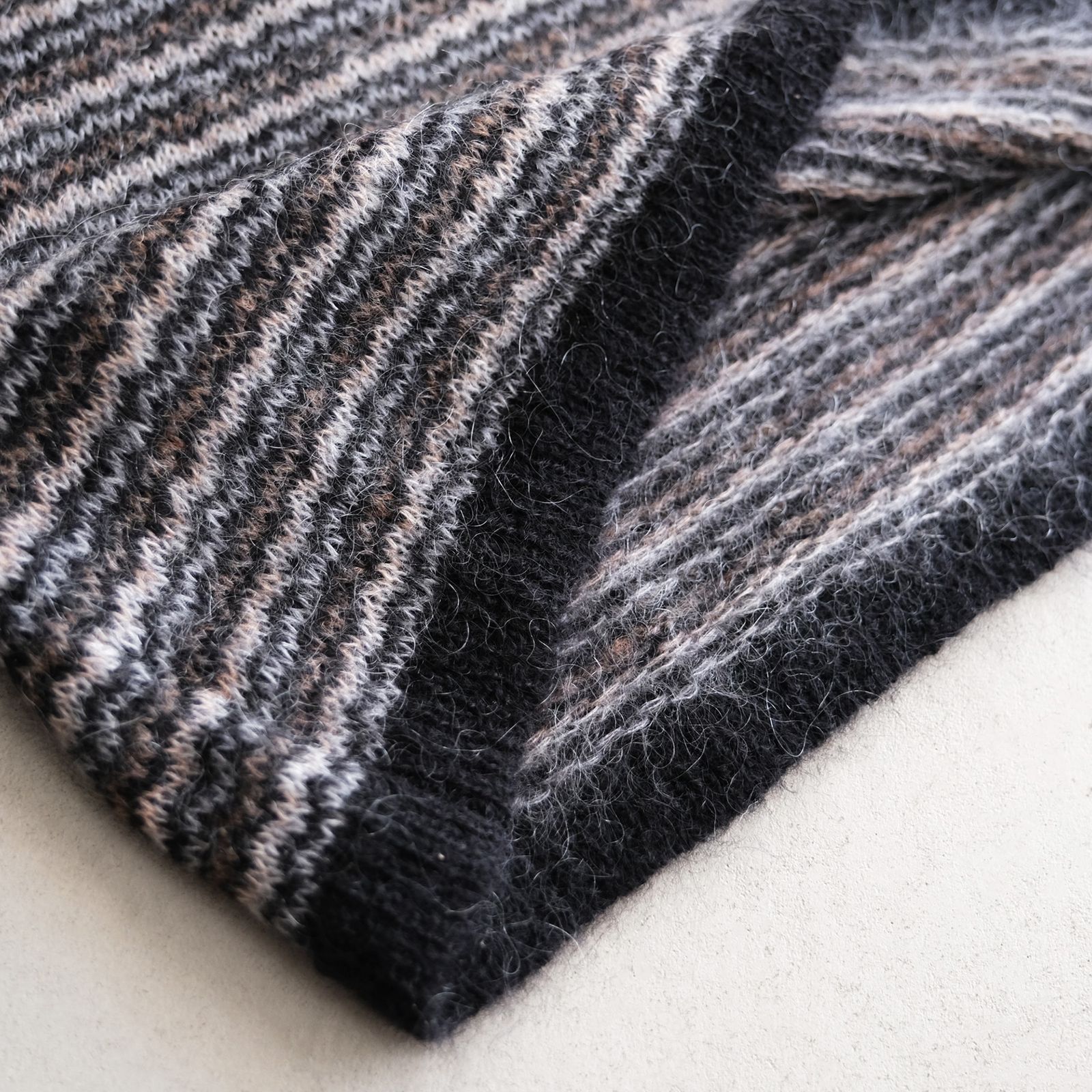 Checker & Stripe Sweater -ニット-（Black / ブラック）