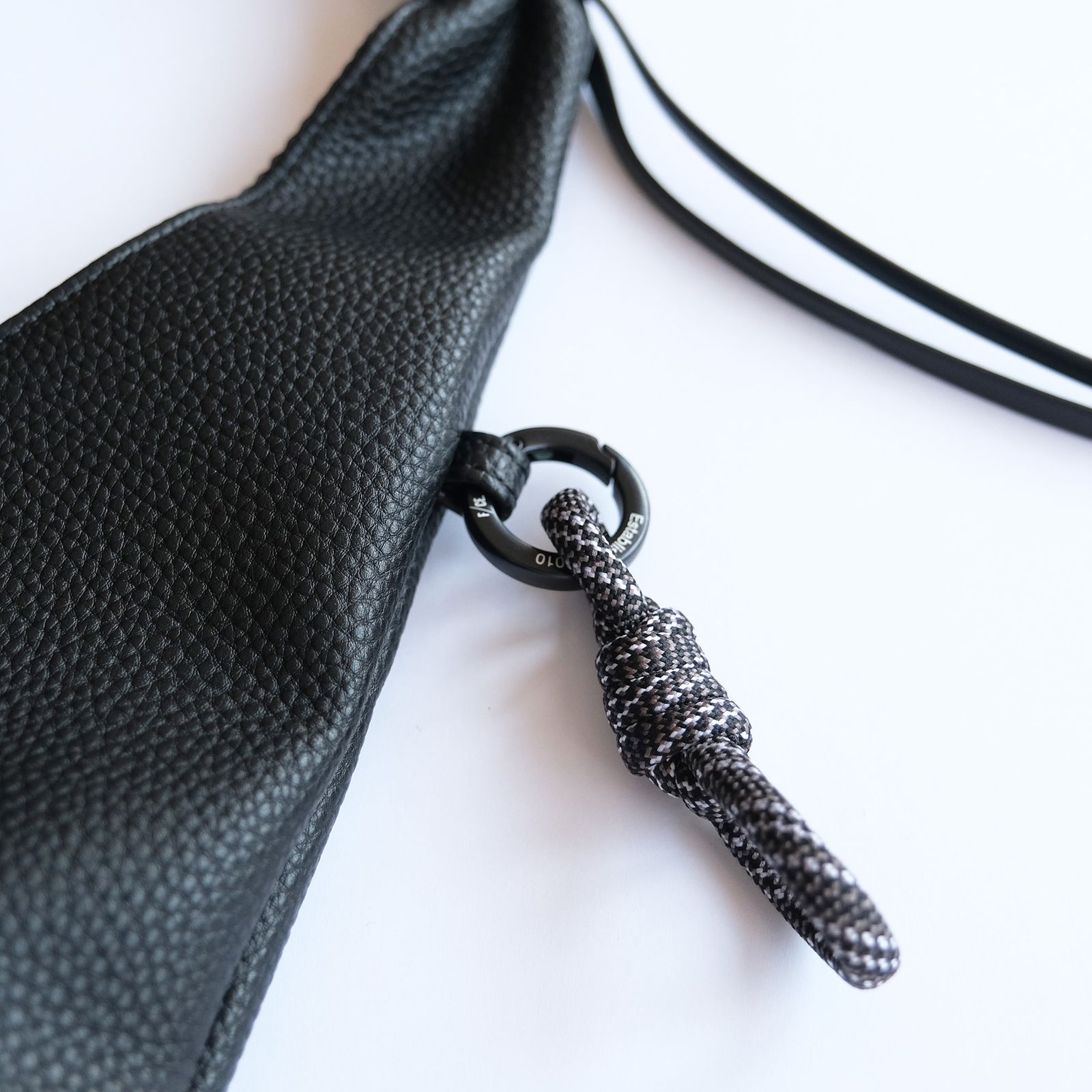 Tech Leather Wrapping Handle Tote -バッグ-（Black / ブラック）