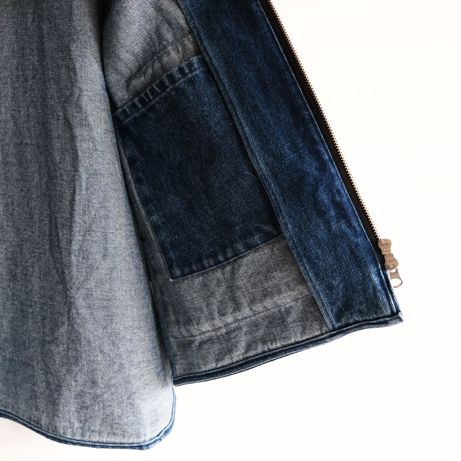 Trim Embroidery Denim Vest -ベスト-（Indigo×Black / インディゴ×ホワイト）