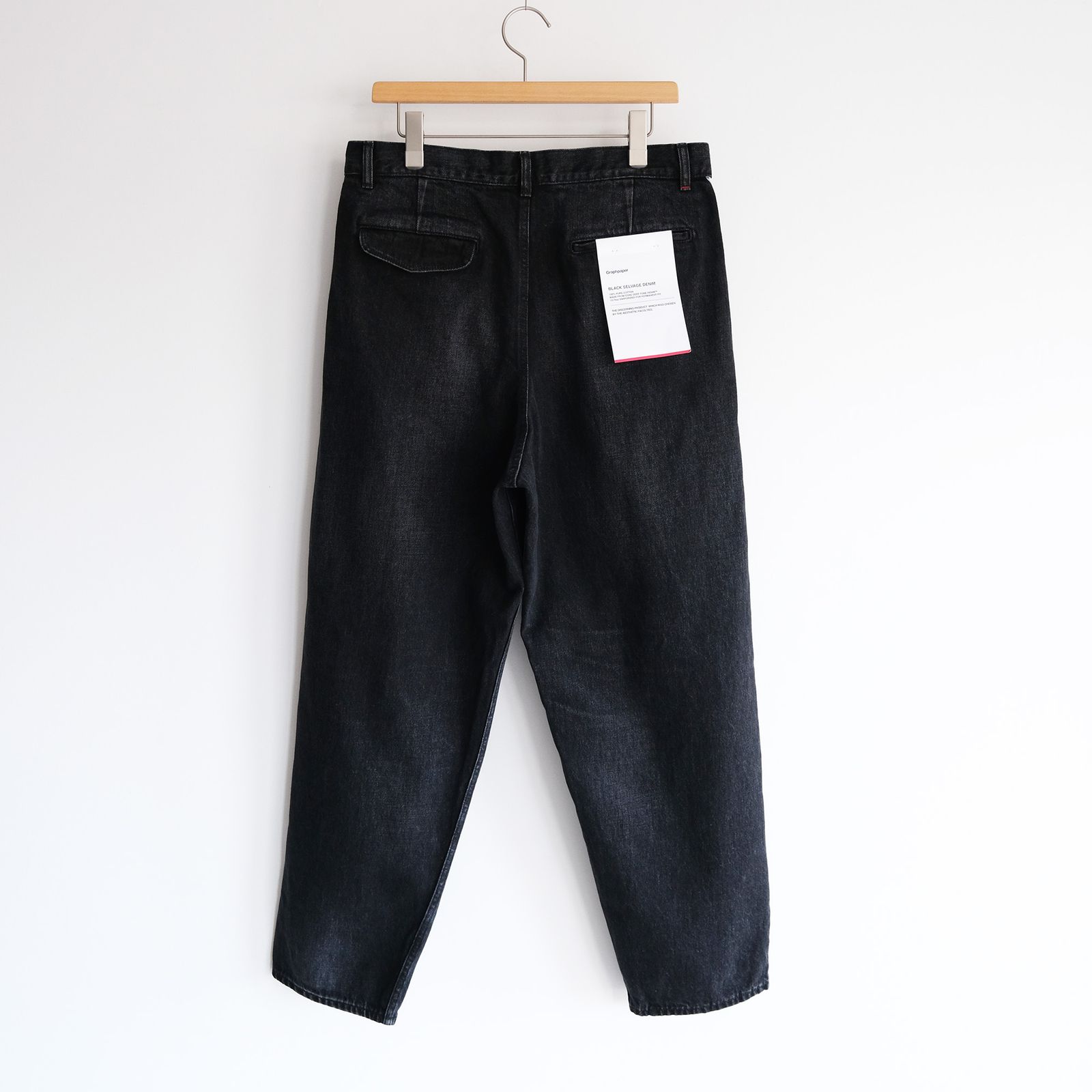Selvage Denim Two Tuck Tapered Pants -パンツ-（Black Dark Fade / ブラックダークフェード）