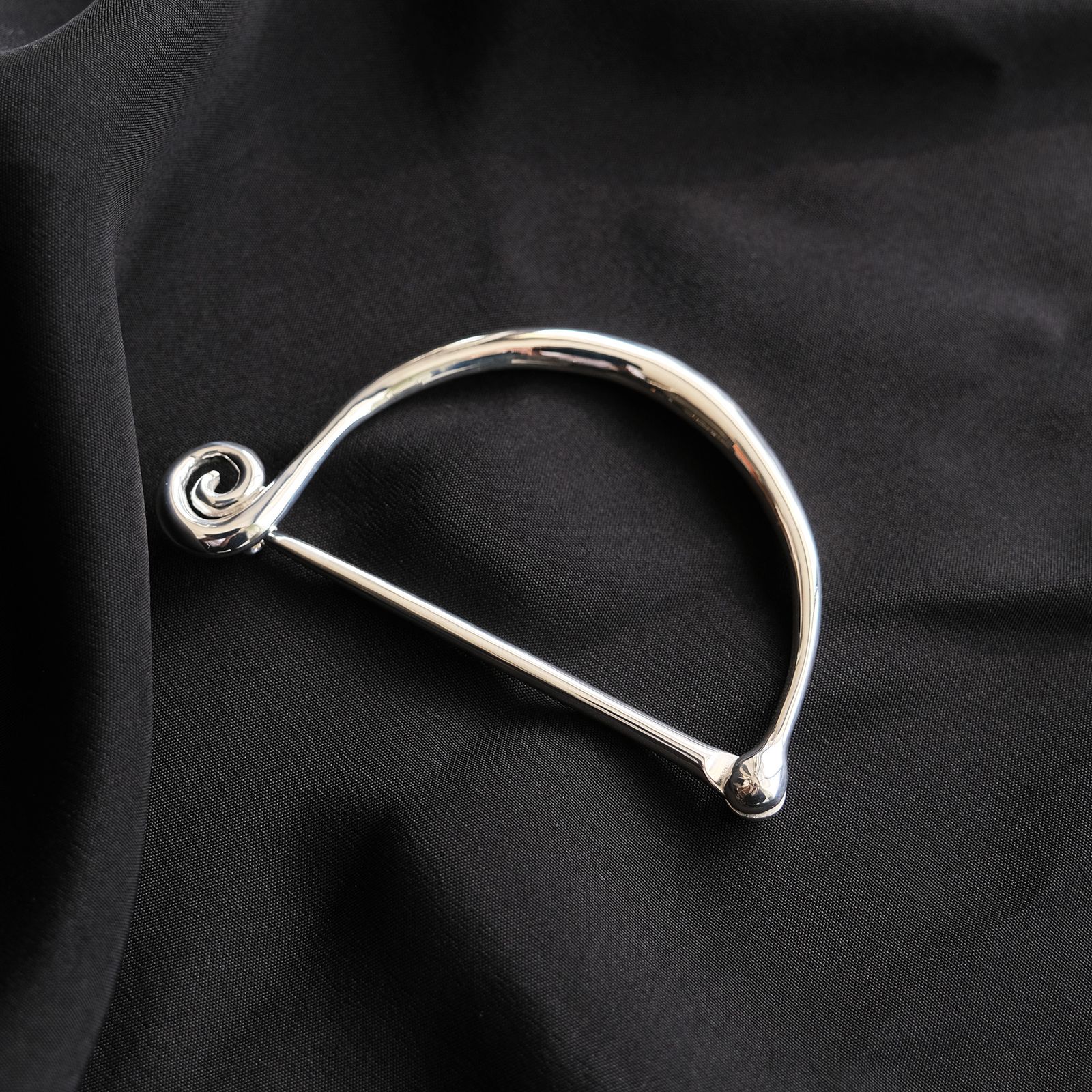 Large Fibula Bangle -ブレスレット-（Silver 925 / シルバー925）