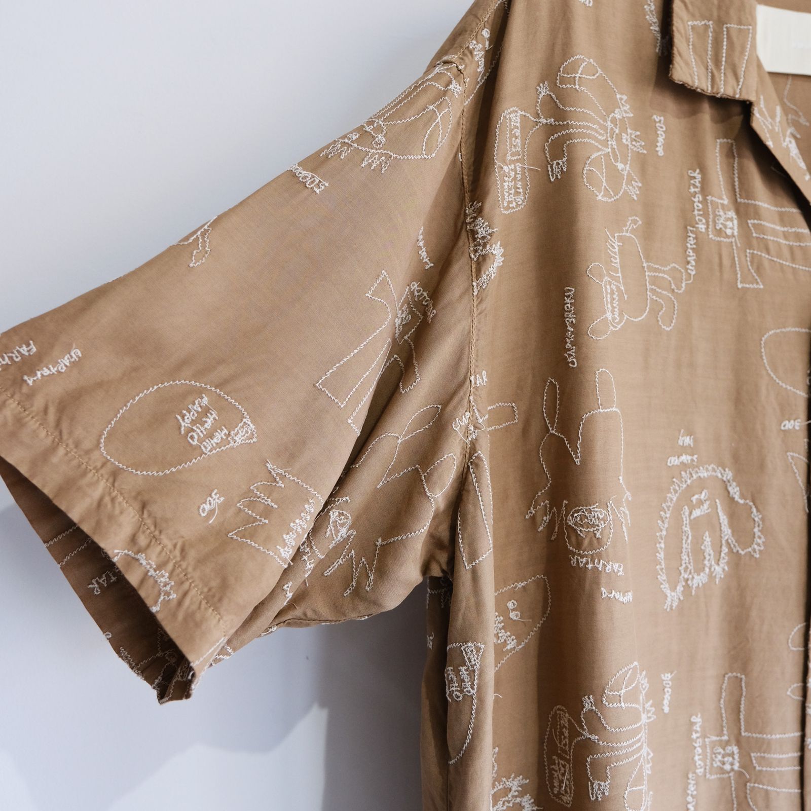 Embroidery Shirt -シャツ-（Beige / ベージュ）