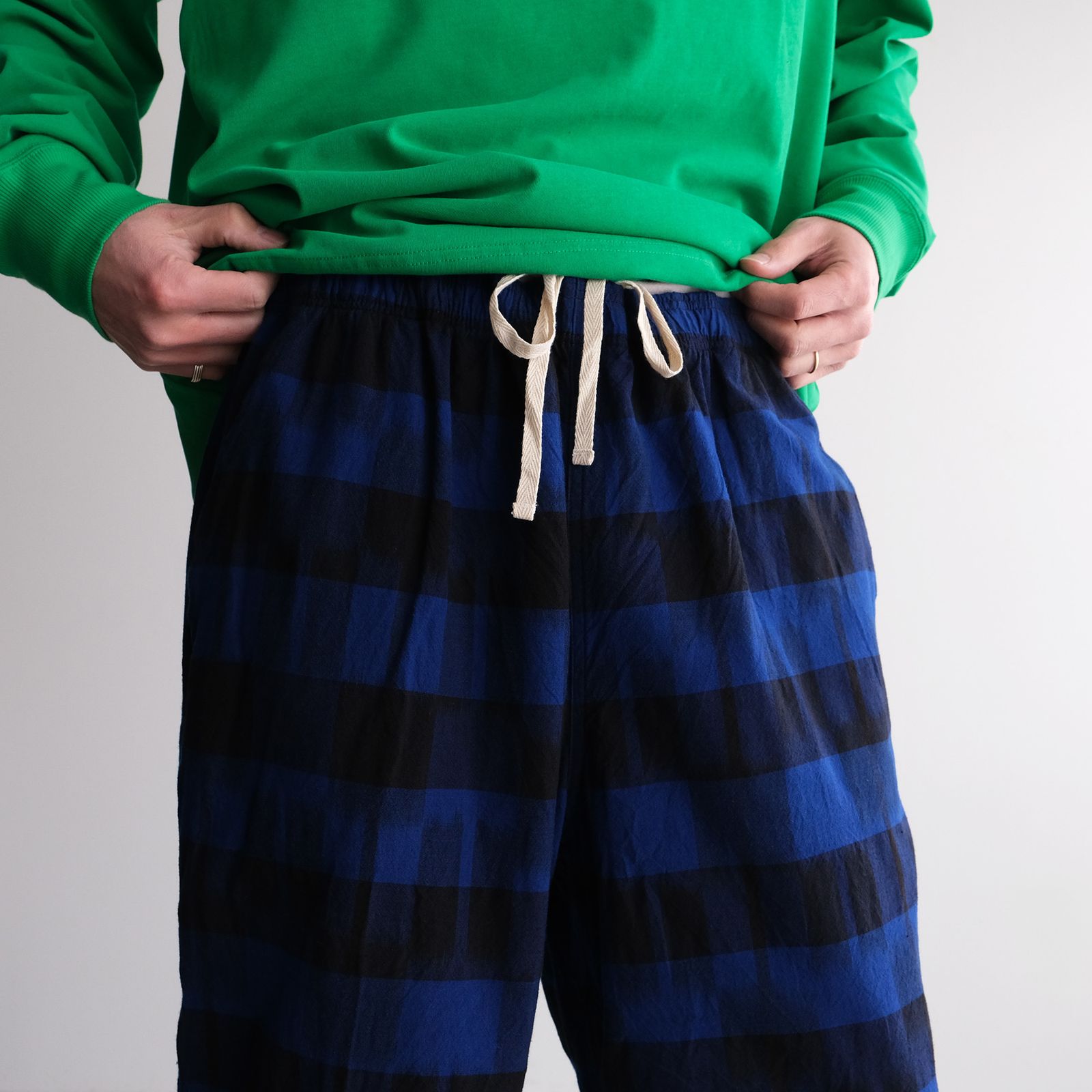 Ikat Check Easy Pants -パンツ-（Navy×Black / ネイビー×ブラック）