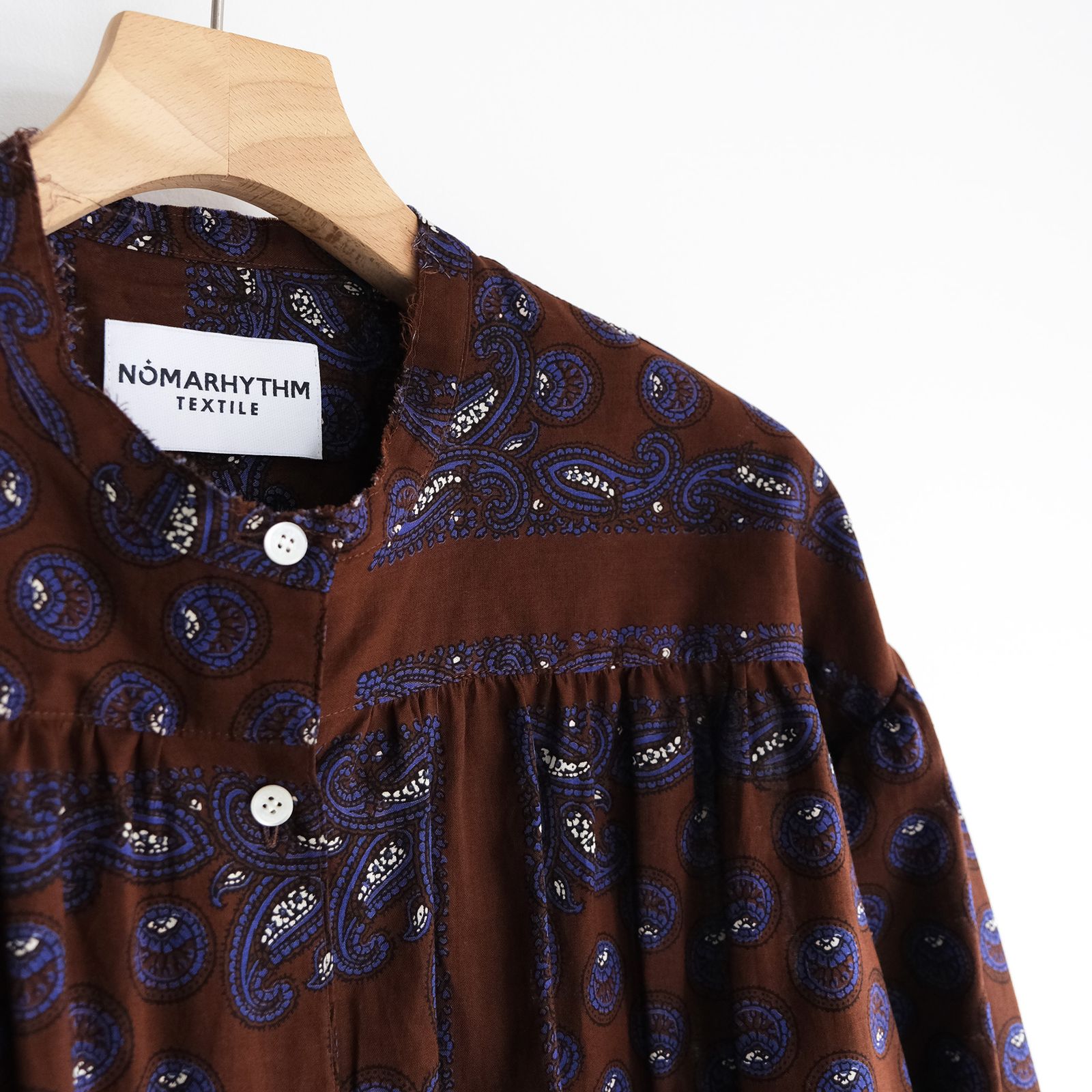 Paisley Gathered Blouse -ブラウス-（Brown / ブラウン）