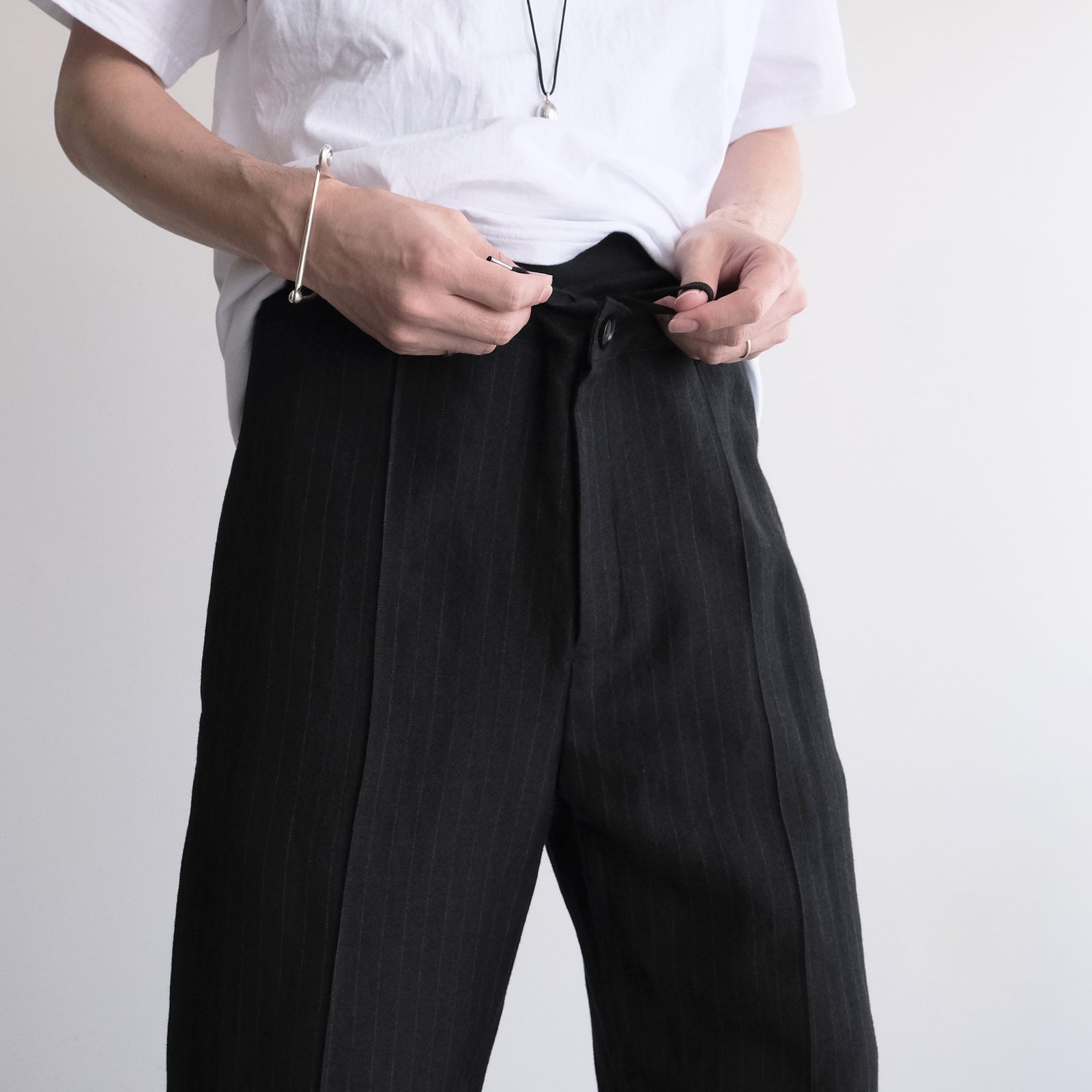 Pin-stripe Trousers -パンツ-（Black / ブラック）