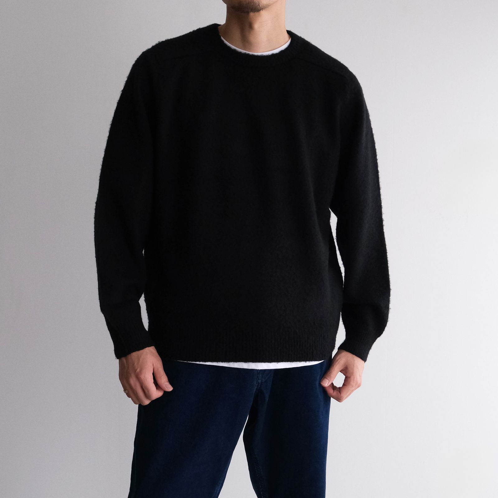 Wool Saddle Shoulder Crew Neck  -ニット-（Black / ブラック）