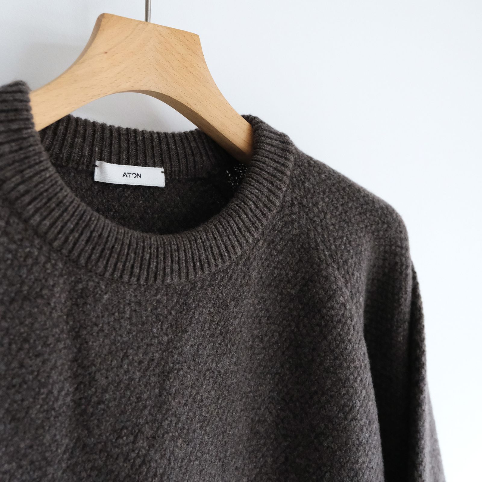Lambs Wool Crewneck Sweater -ニット-（Brown / ブラウン）