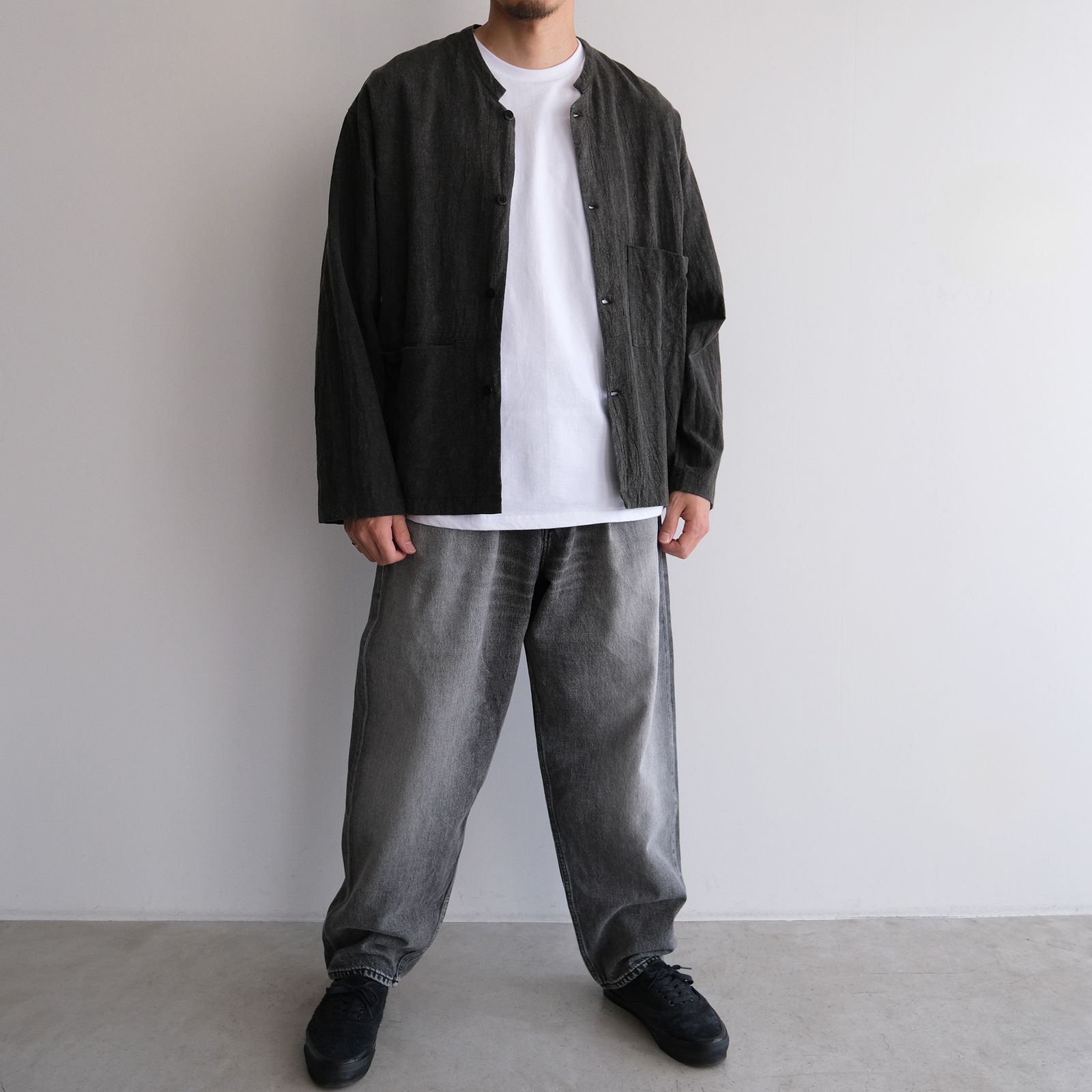 Selvage Denim Two Tuck Tapered Pants -パンツ-（Black Light Fade / ブラックライトフェード）