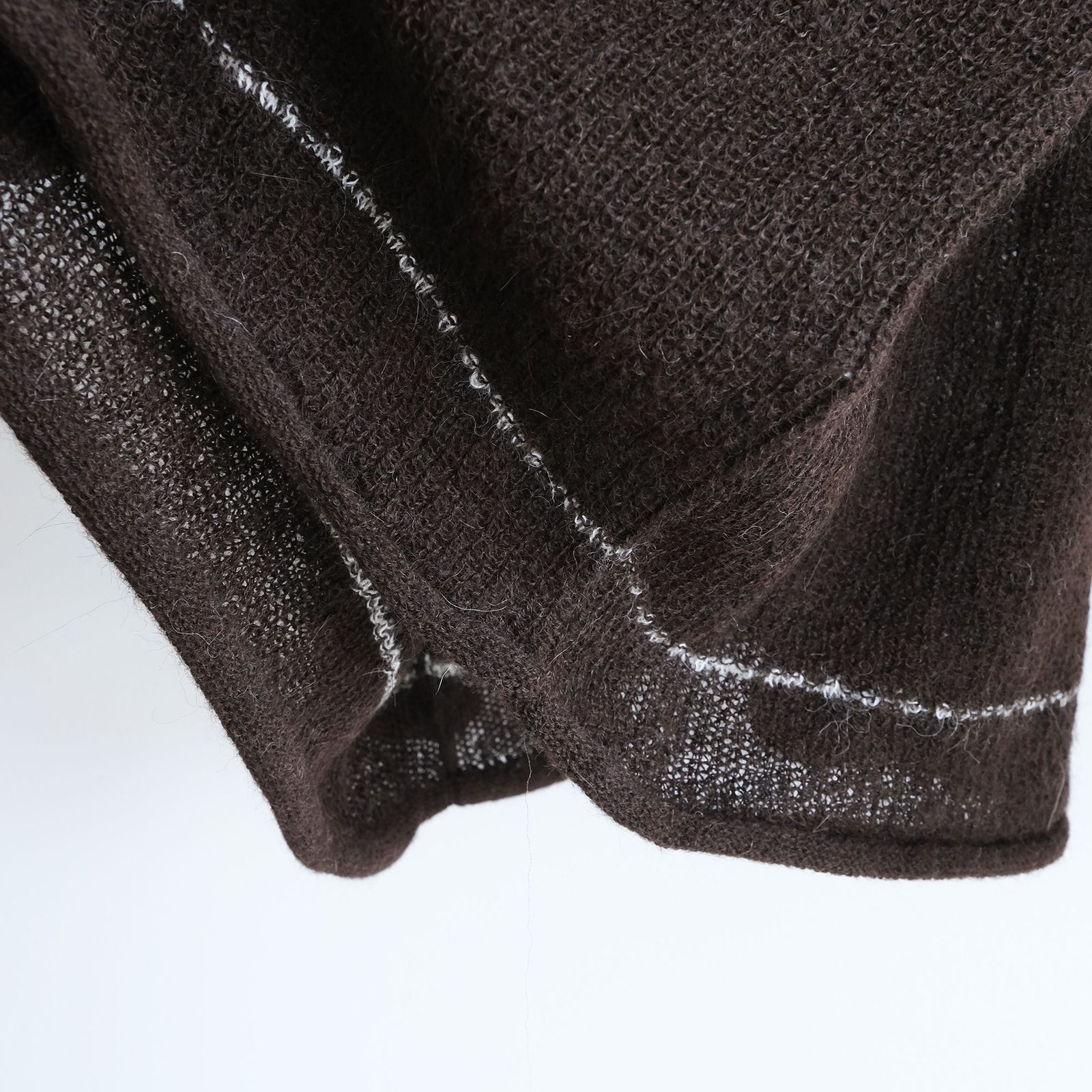 V-Neck Line Border Sweater -ニット-（Brown / ブラウン）