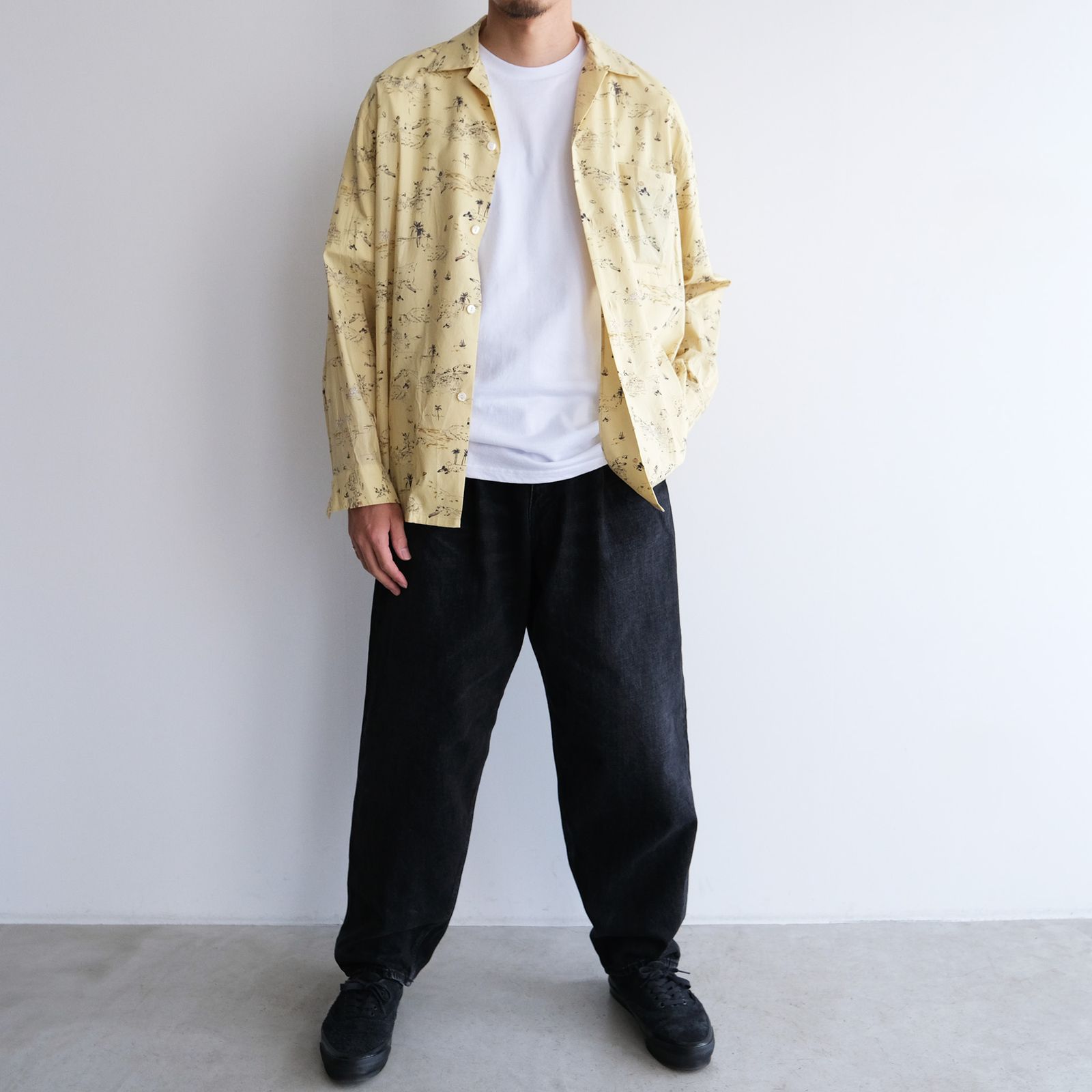 Selvage Denim Two Tuck Tapered Pants -パンツ-（Black Dark Fade / ブラックダークフェード）