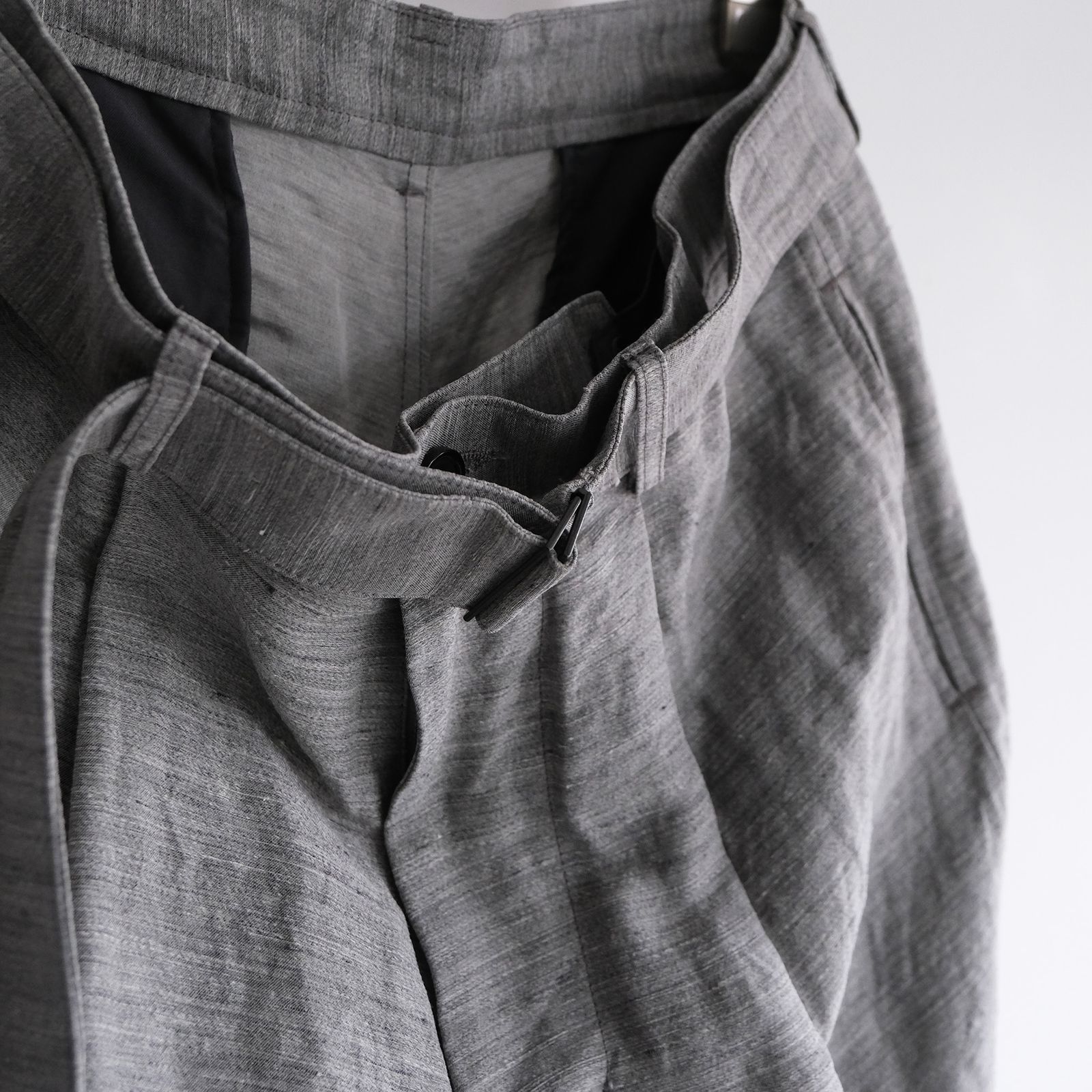 Linen Cupro Back Satin Belted Pants -パンツ-（Gray / グレー）GM261-40371