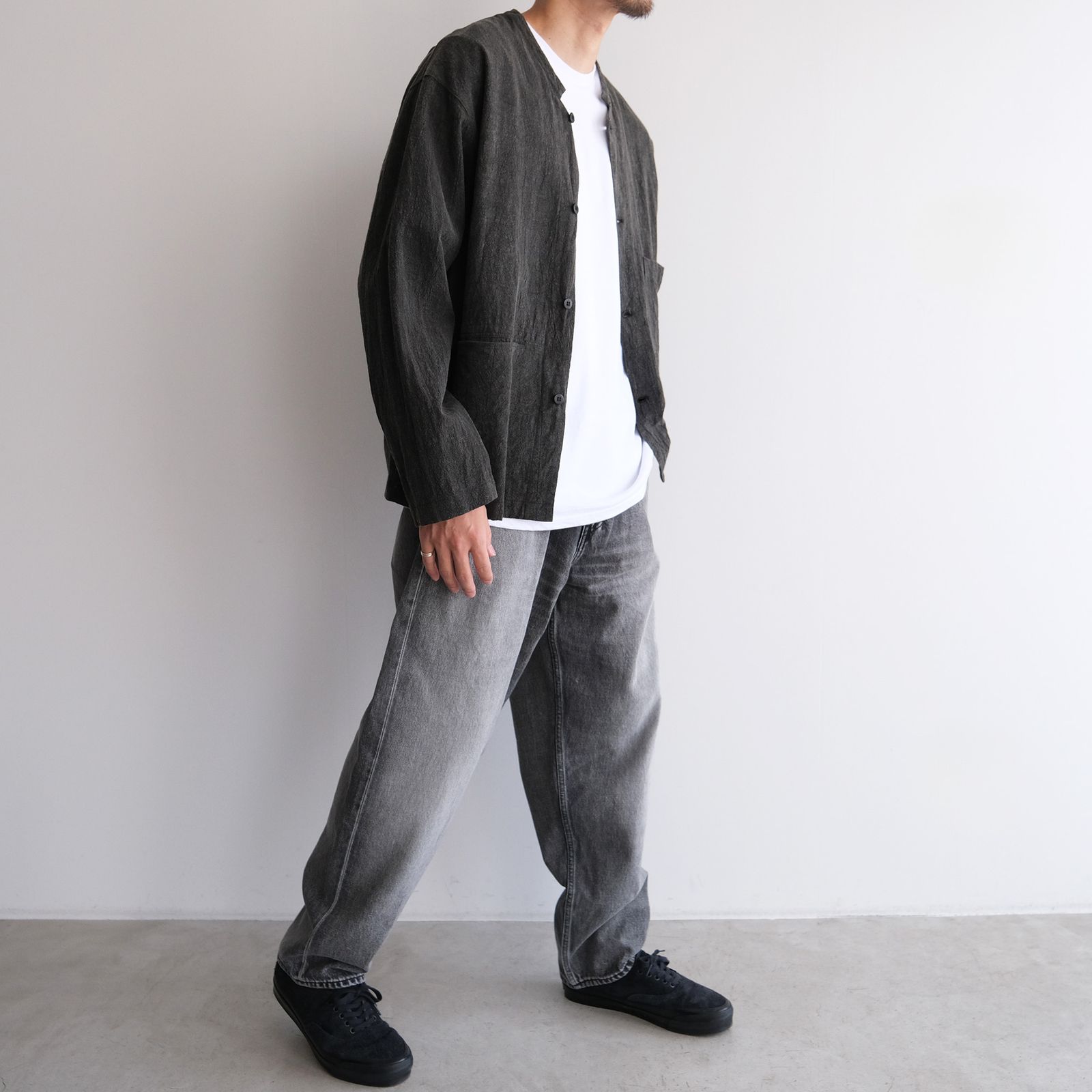 Selvage Denim Two Tuck Tapered Pants -パンツ-（Black Light Fade / ブラックライトフェード）